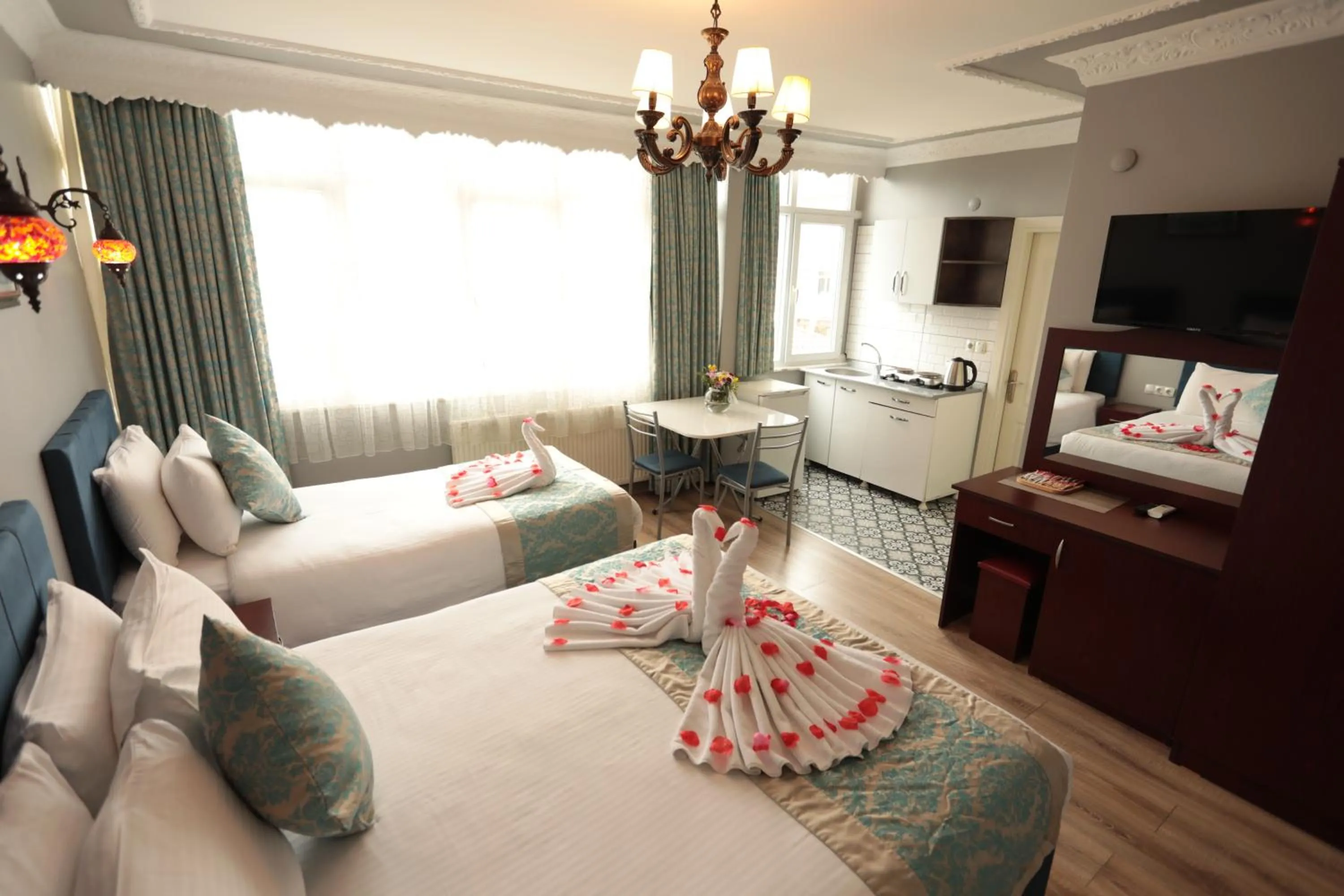 Photo of the whole room, Bed in White Pearl Apart Hotel