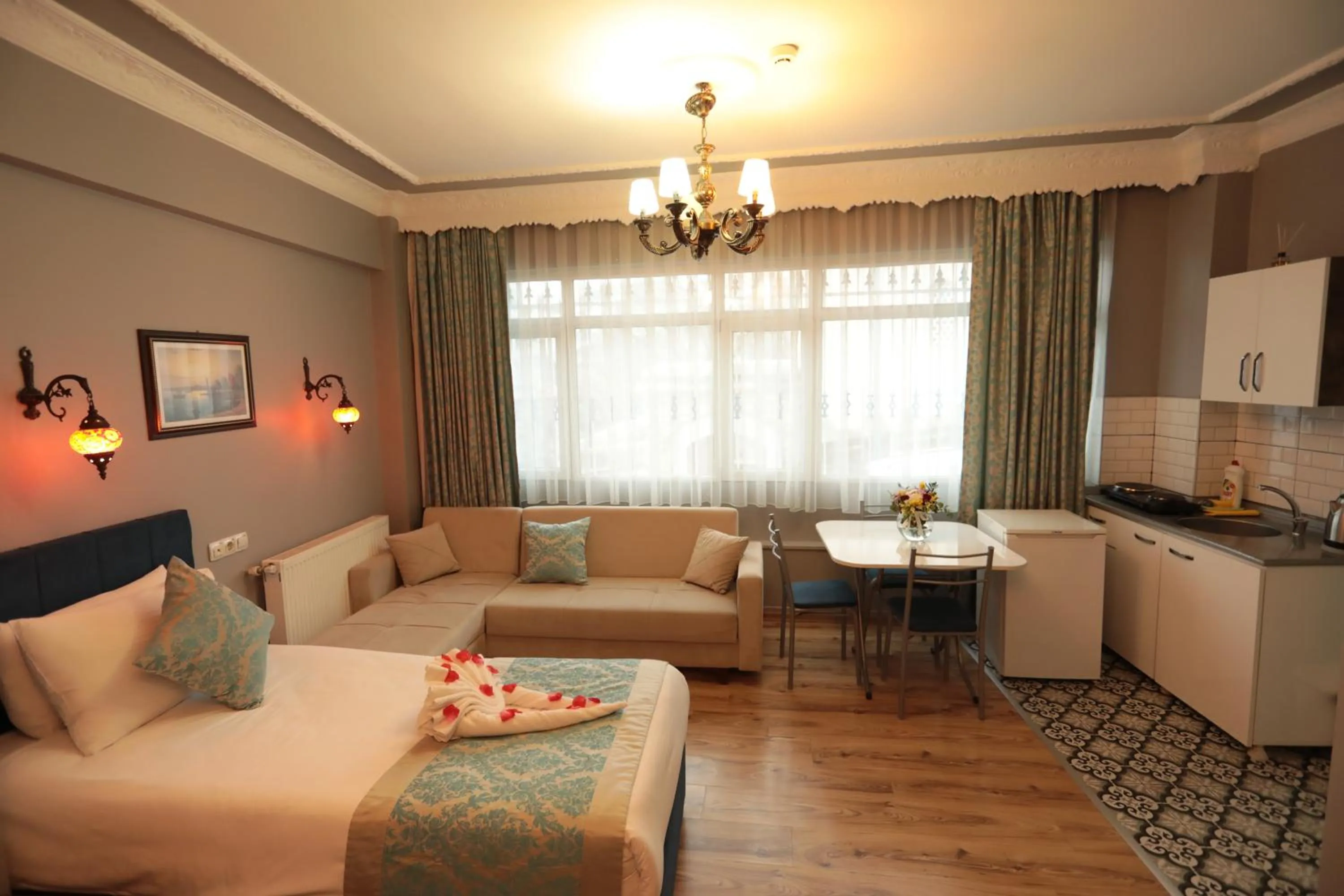 Seating area in White Pearl Apart Hotel