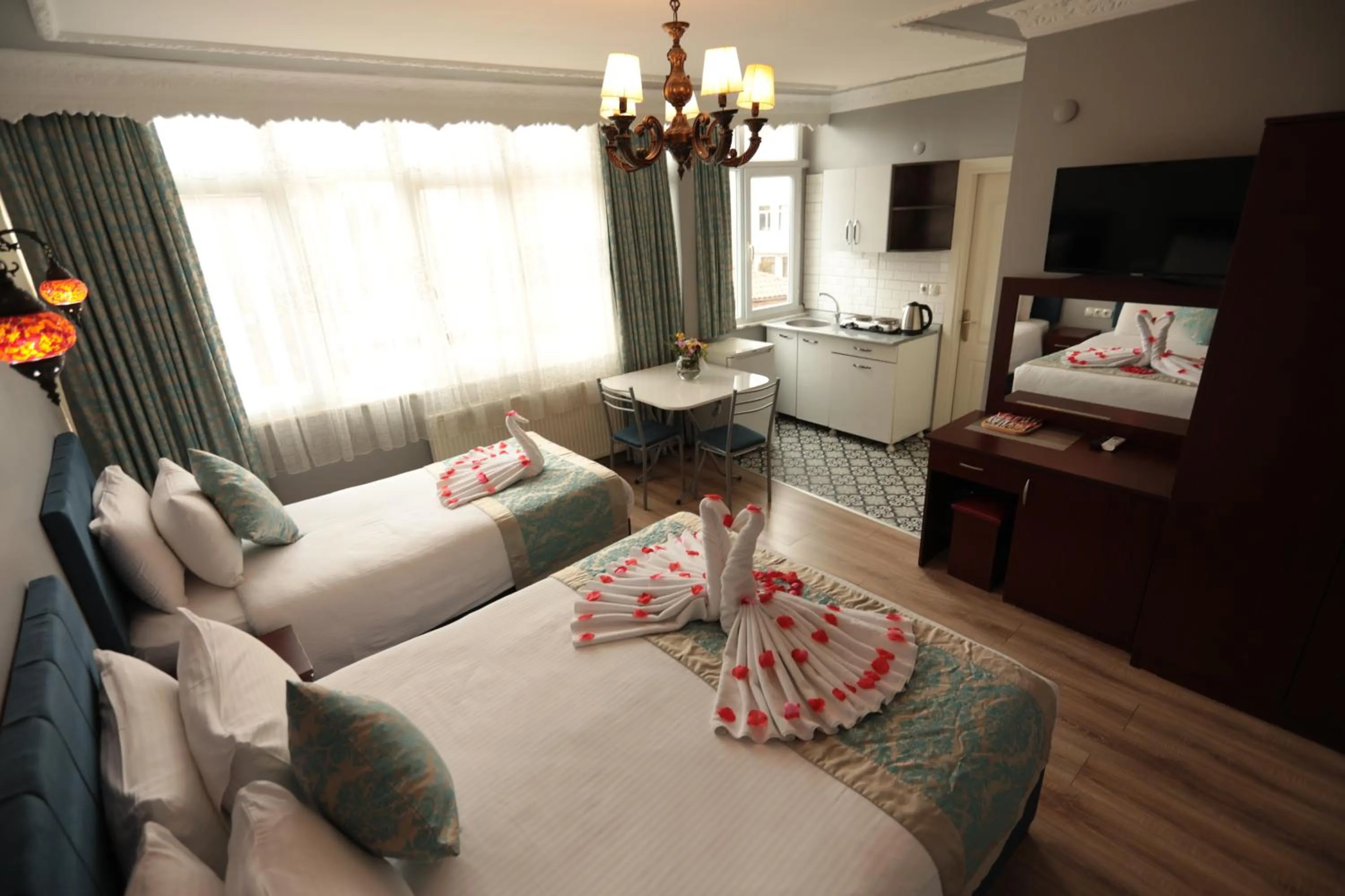 Photo of the whole room, Bed in White Pearl Apart Hotel