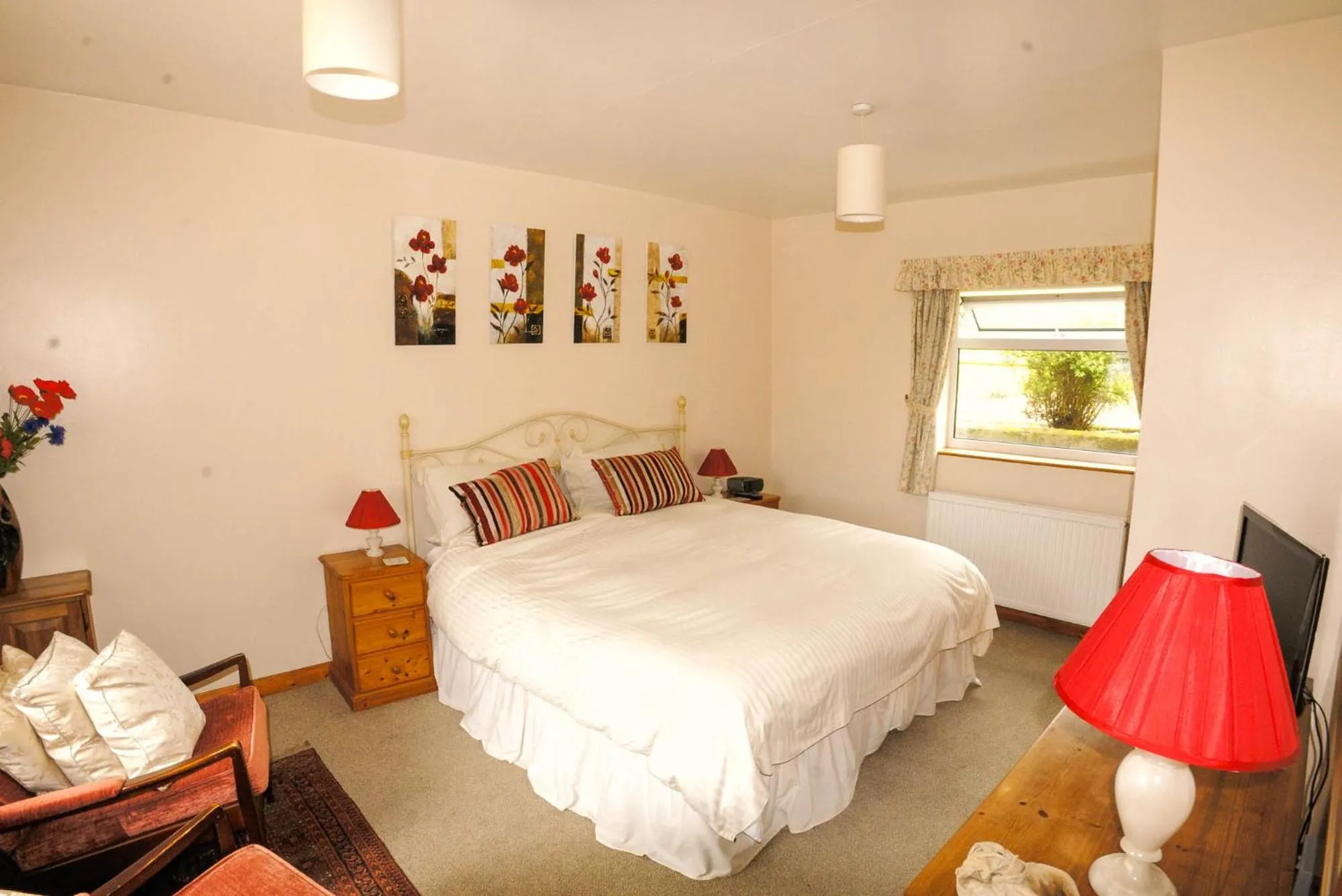 Bedroom, Bed in Greyfield Farm Cottages