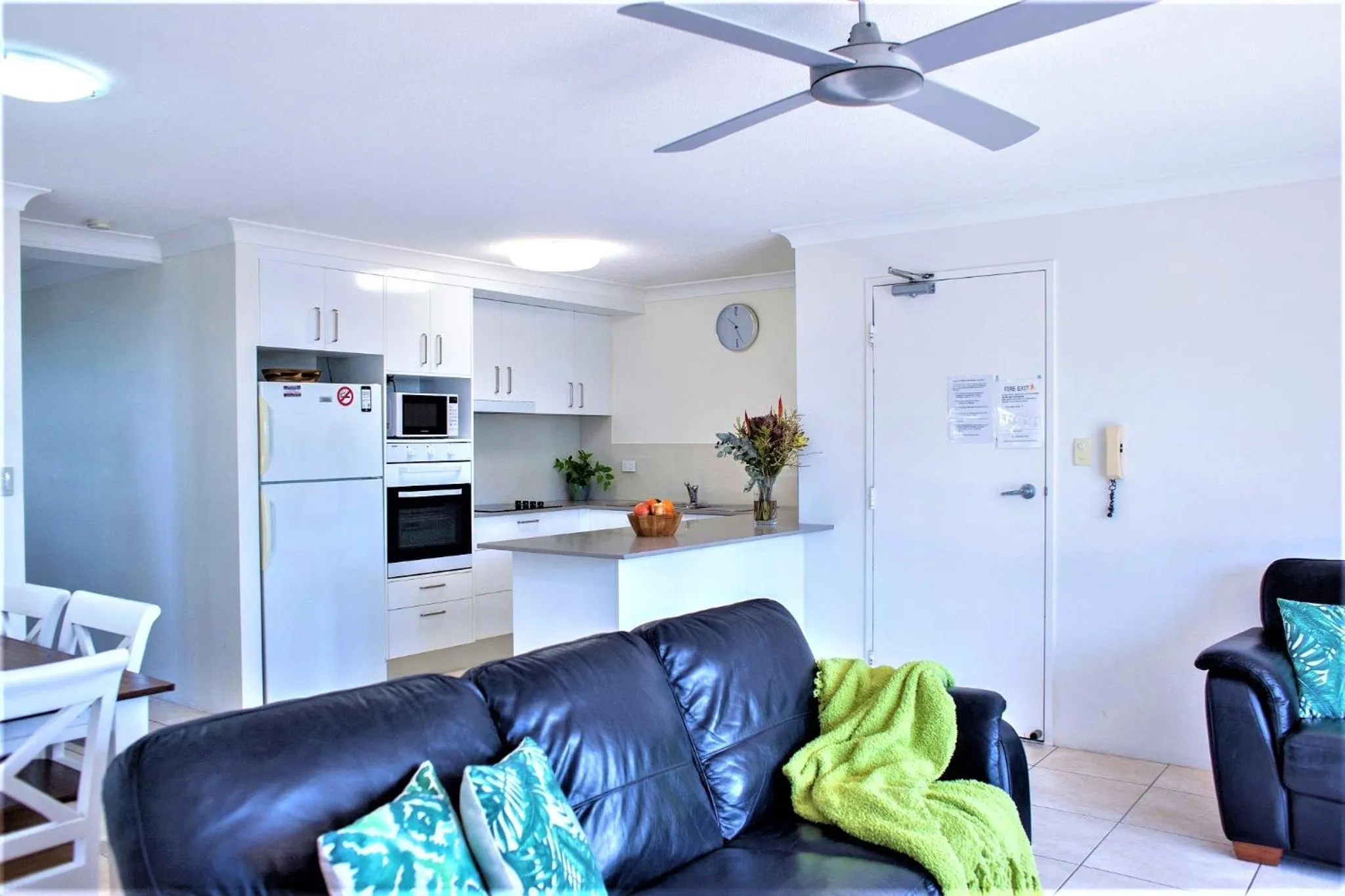 Kitchen or kitchenette in Montana Palms Resort
