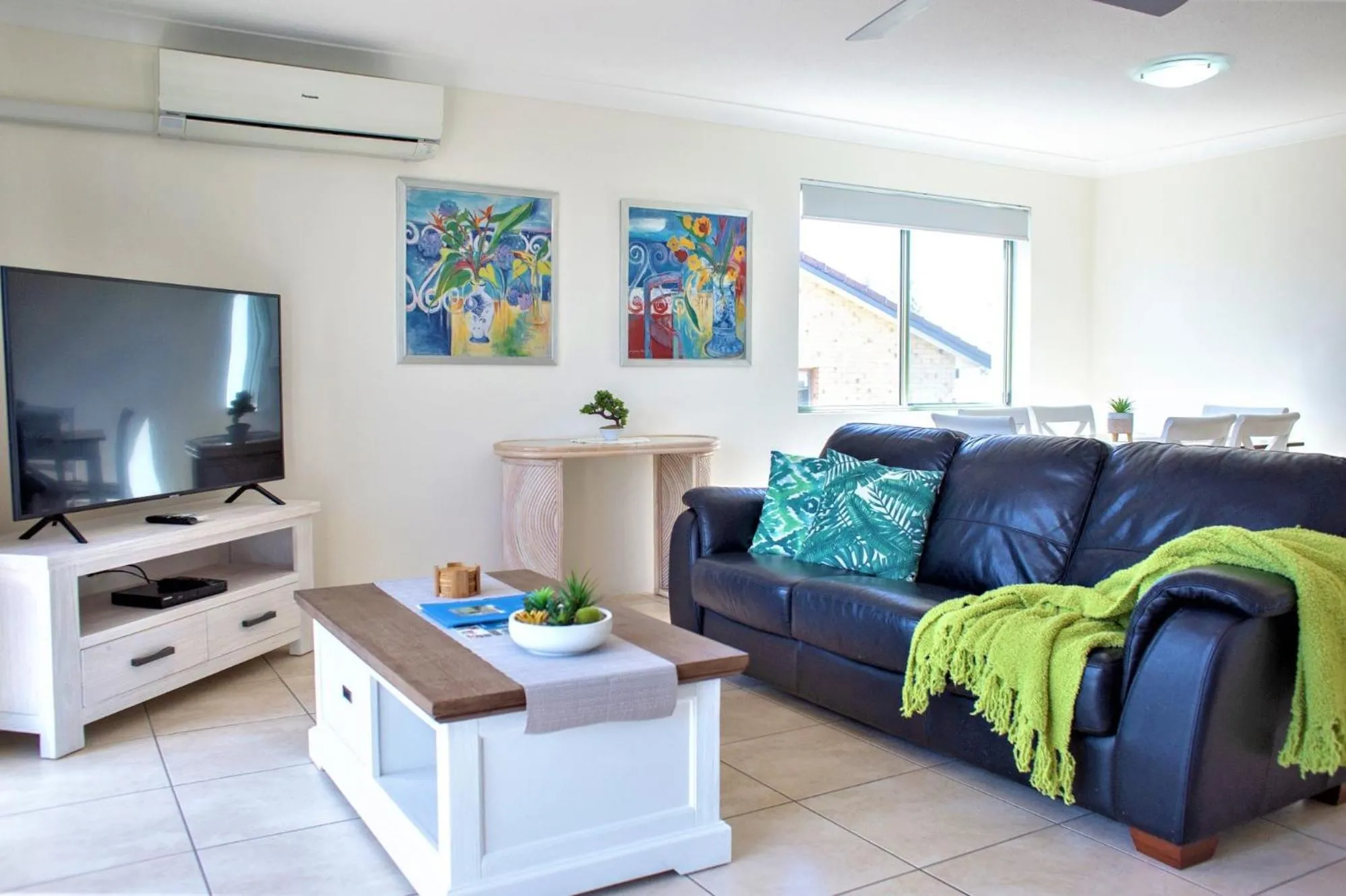 Living room in Montana Palms Resort