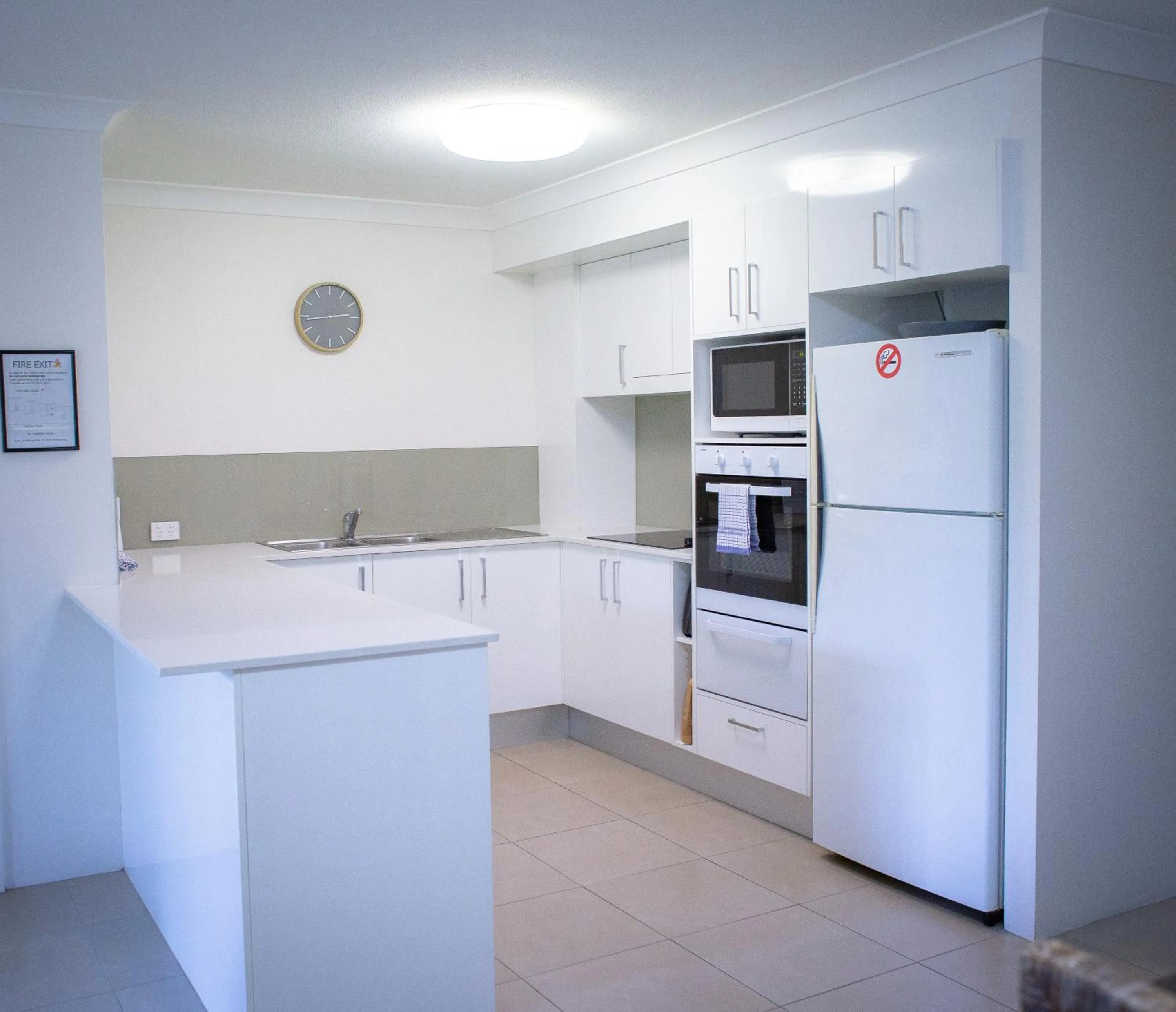 Kitchen or kitchenette in Montana Palms Resort