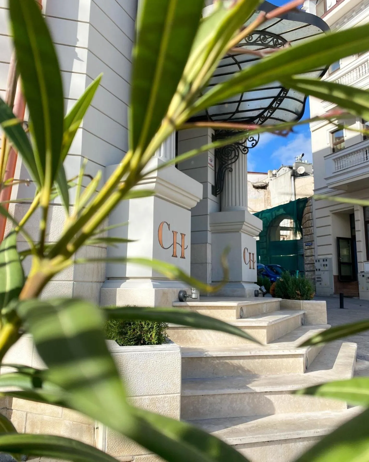 Property building in Casa Hrisicos