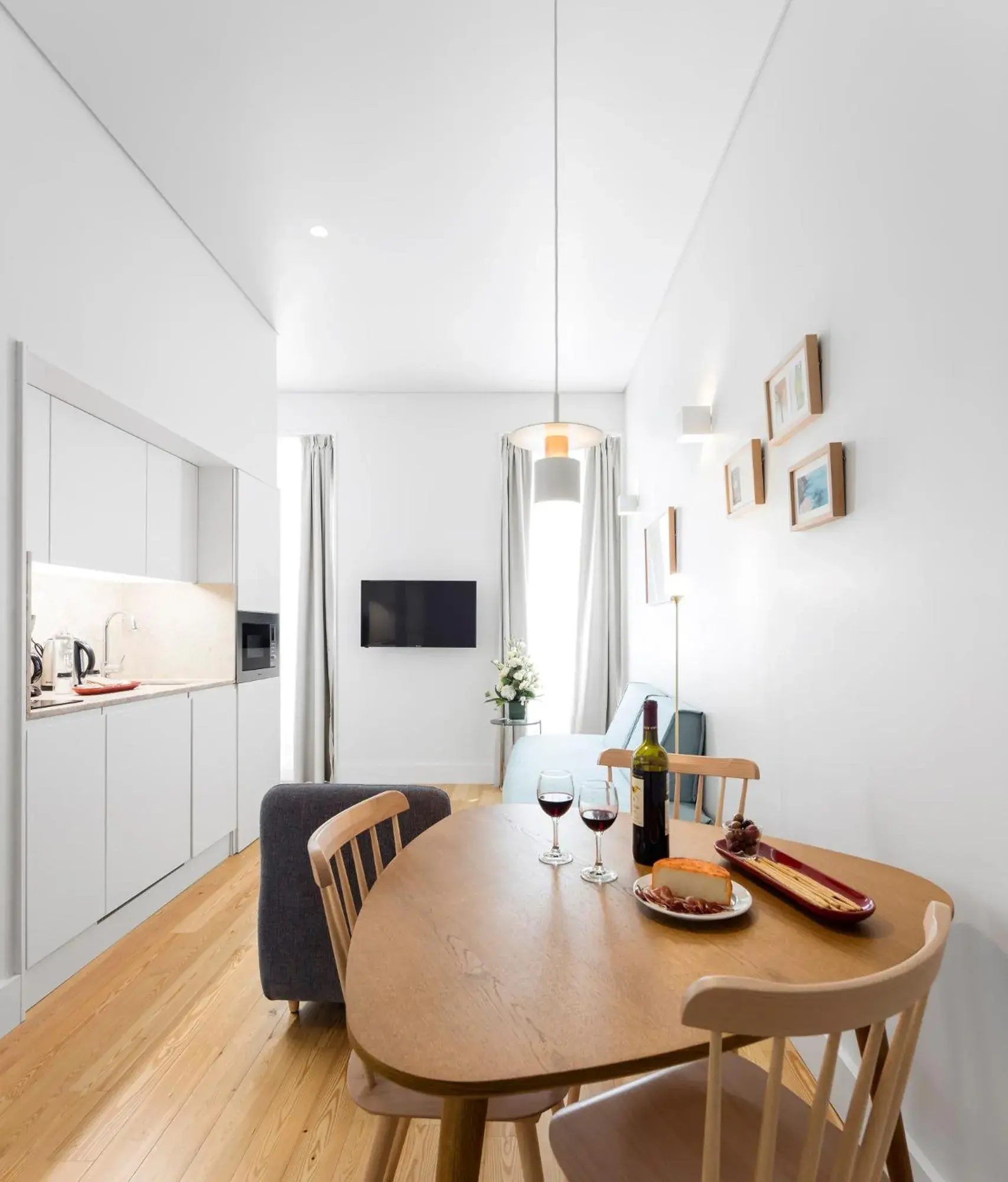 Dining area in Lisbon Serviced Apartments - Benformoso Dining area in Lisbon Serviced Apartments - Benformoso