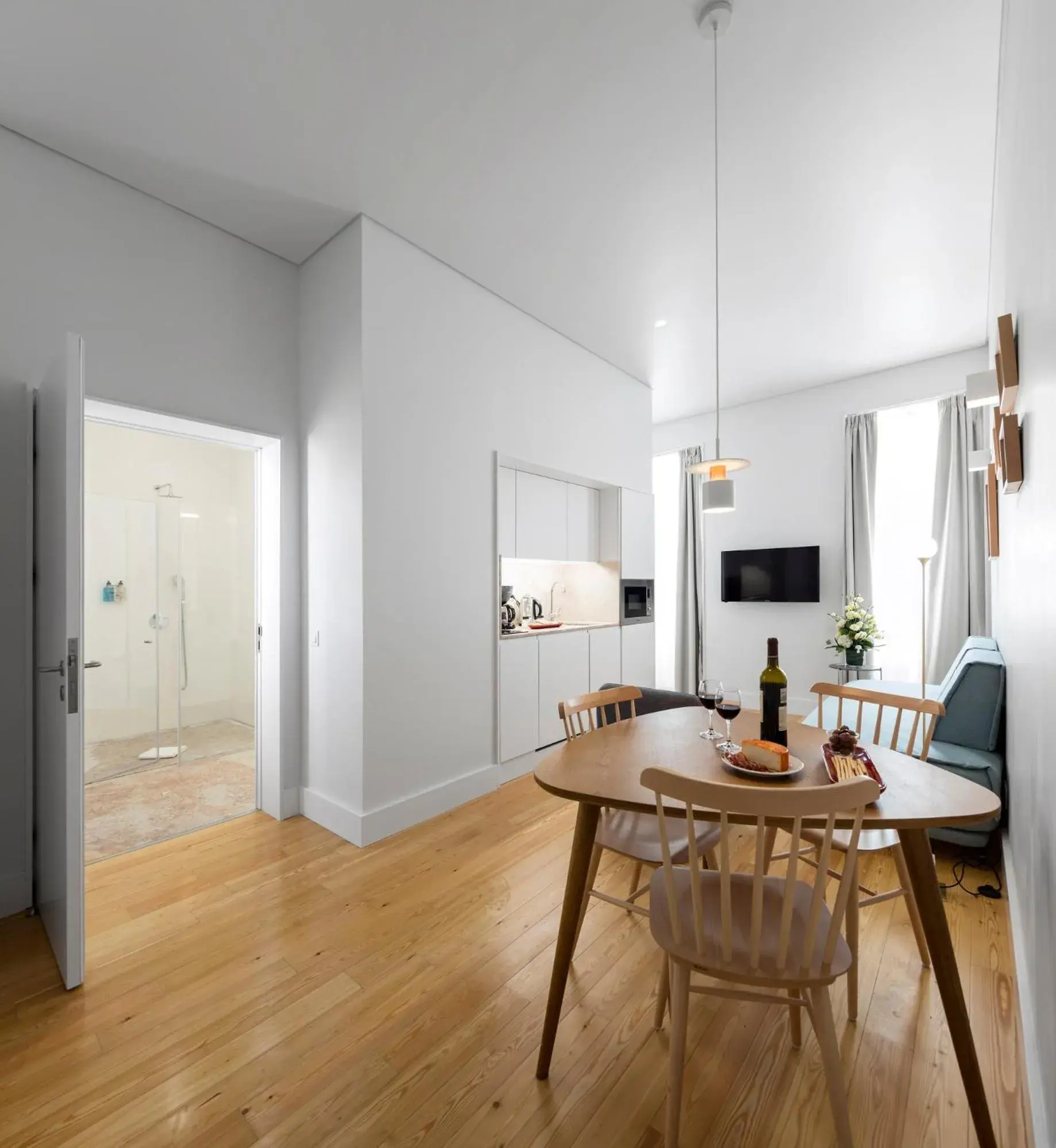 Dining area in Lisbon Serviced Apartments - Benformoso Dining area in Lisbon Serviced Apartments - Benformoso