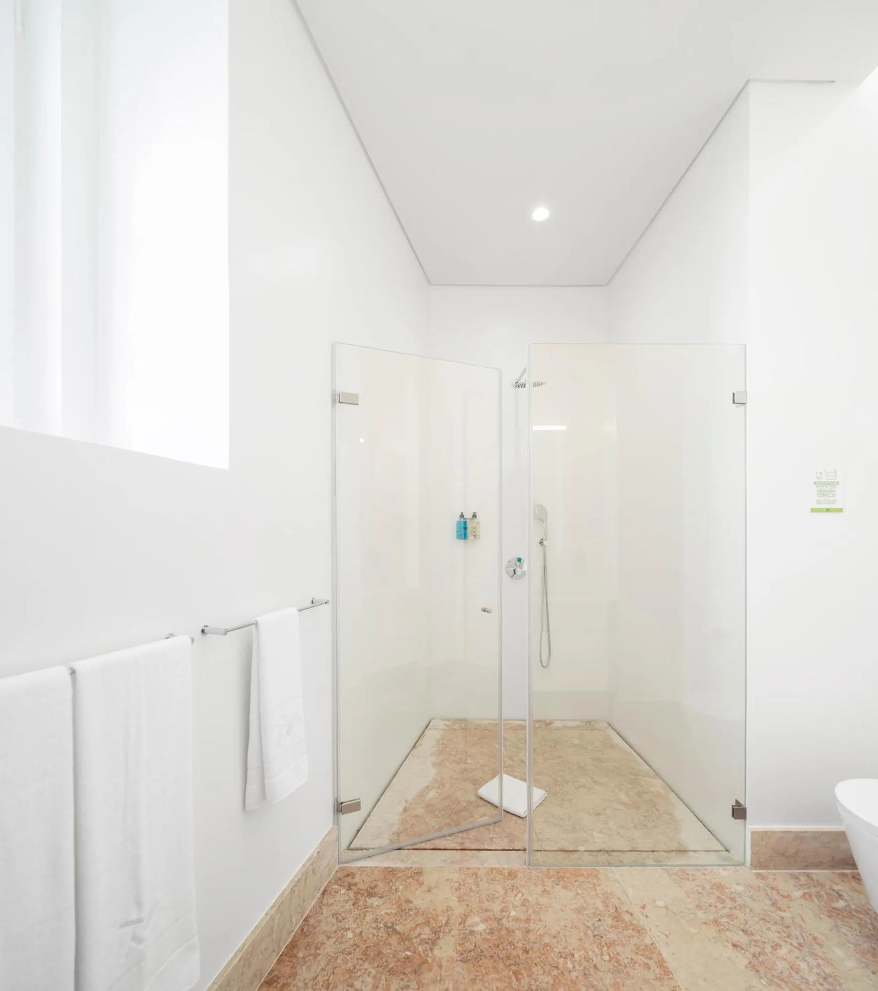 Bathroom in Lisbon Serviced Apartments - Benformoso