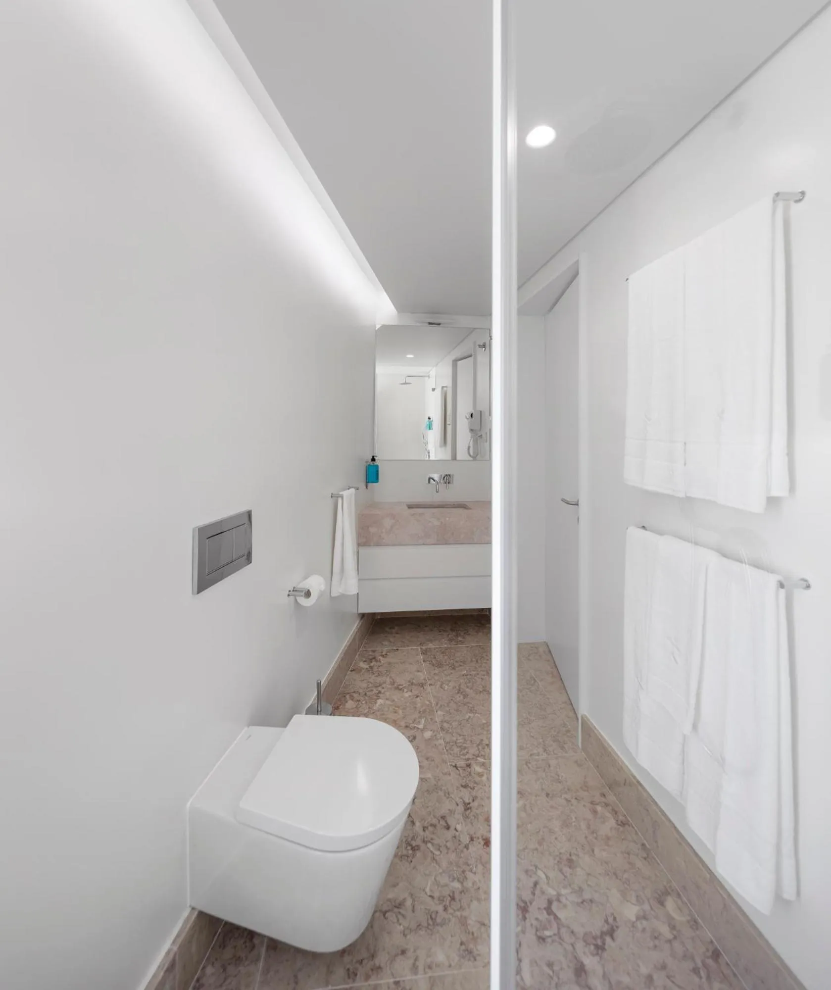 Bathroom in Lisbon Serviced Apartments - Benformoso