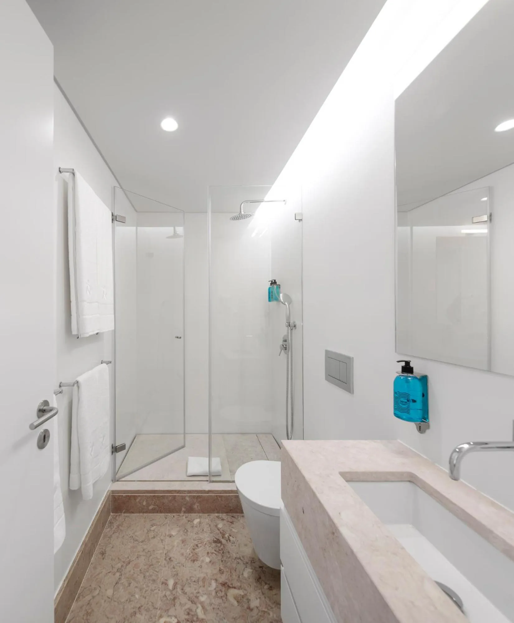 Bathroom in Lisbon Serviced Apartments - Benformoso