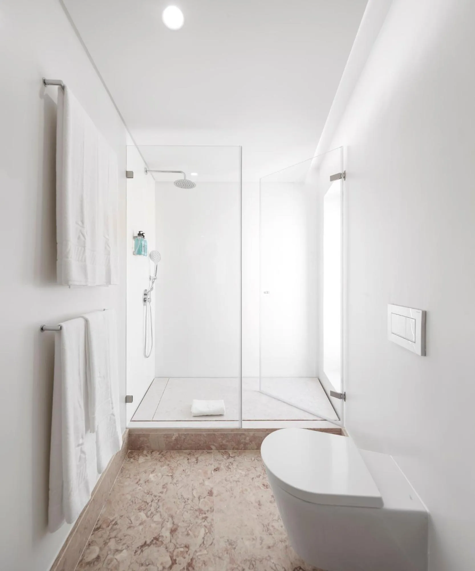 Bathroom in Lisbon Serviced Apartments - Benformoso