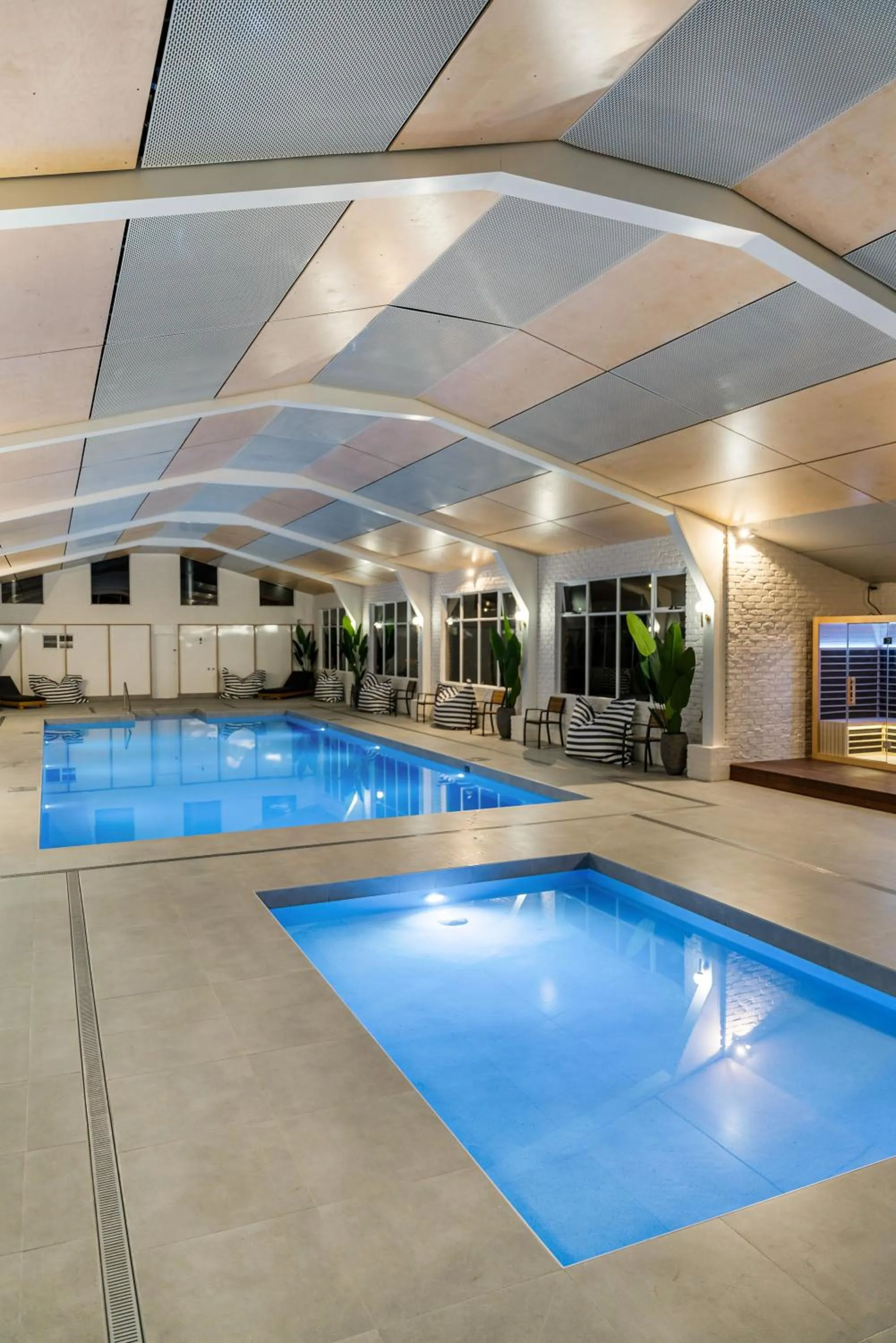 Swimming pool in BIG4 Tasman Holiday Parks - Warrnambool