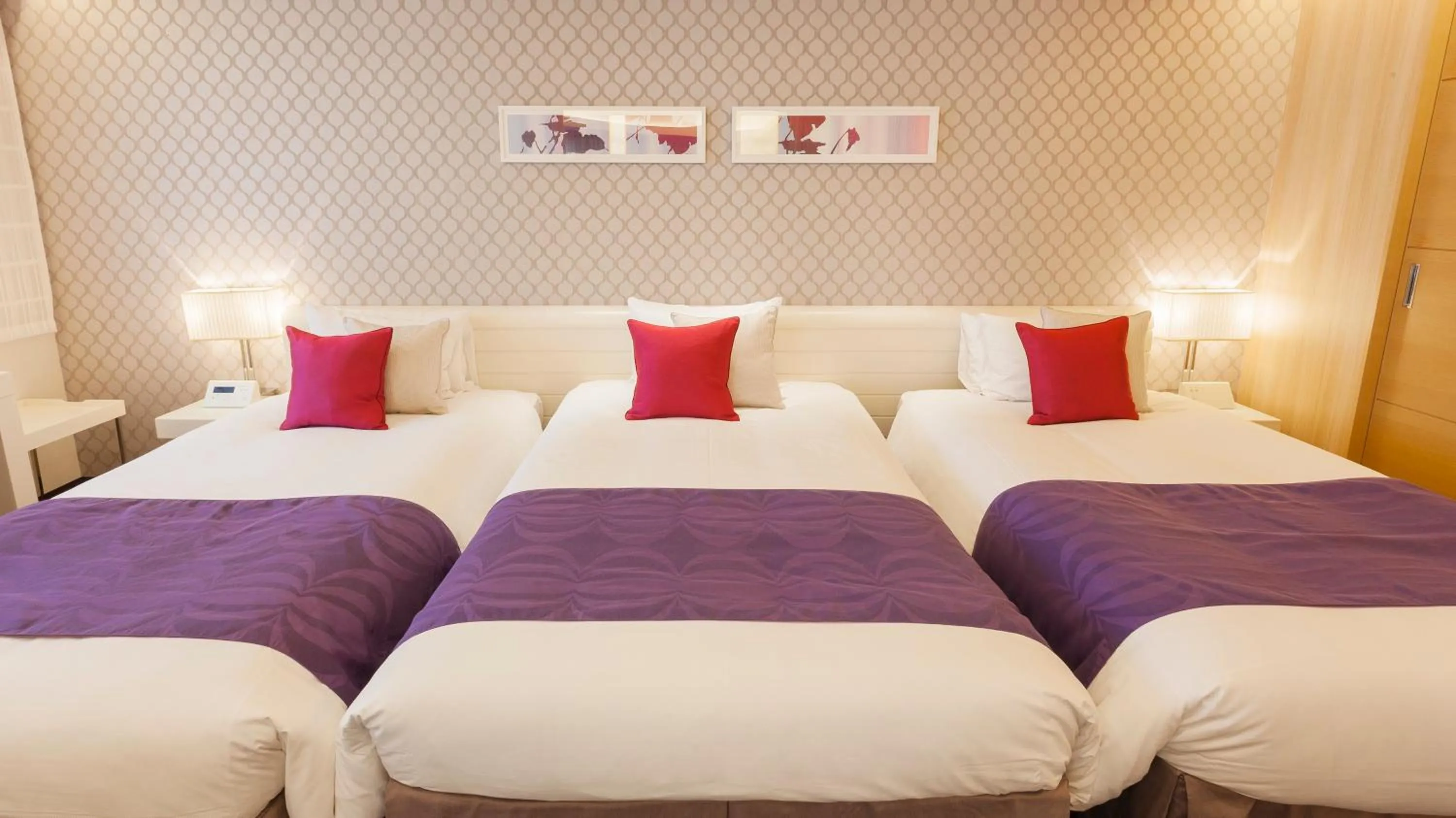 Bed in Hotel Elsereine Osaka