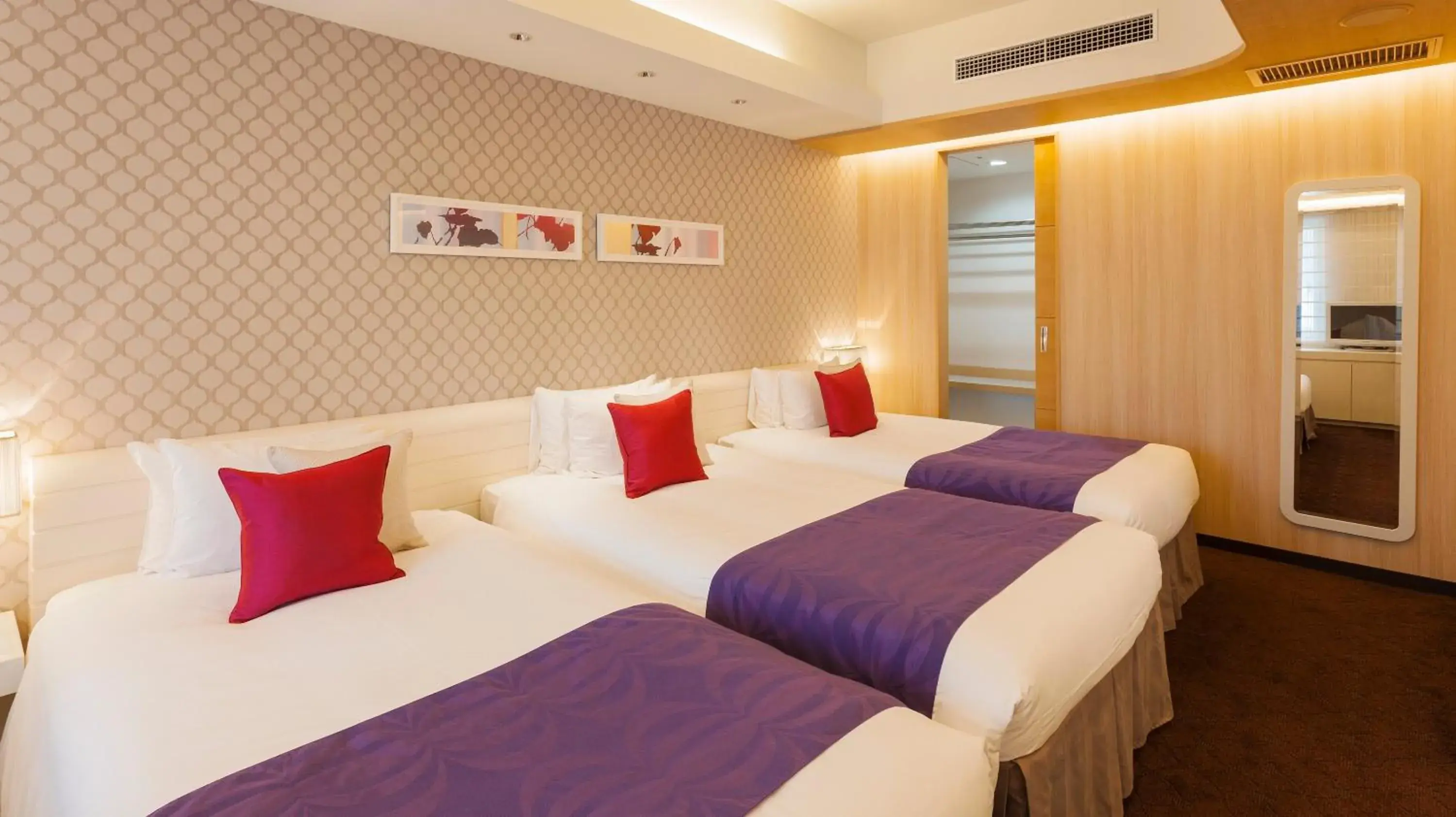 Photo of the whole room in Hotel Elsereine Osaka Photo of the whole room in Hotel Elsereine Osaka