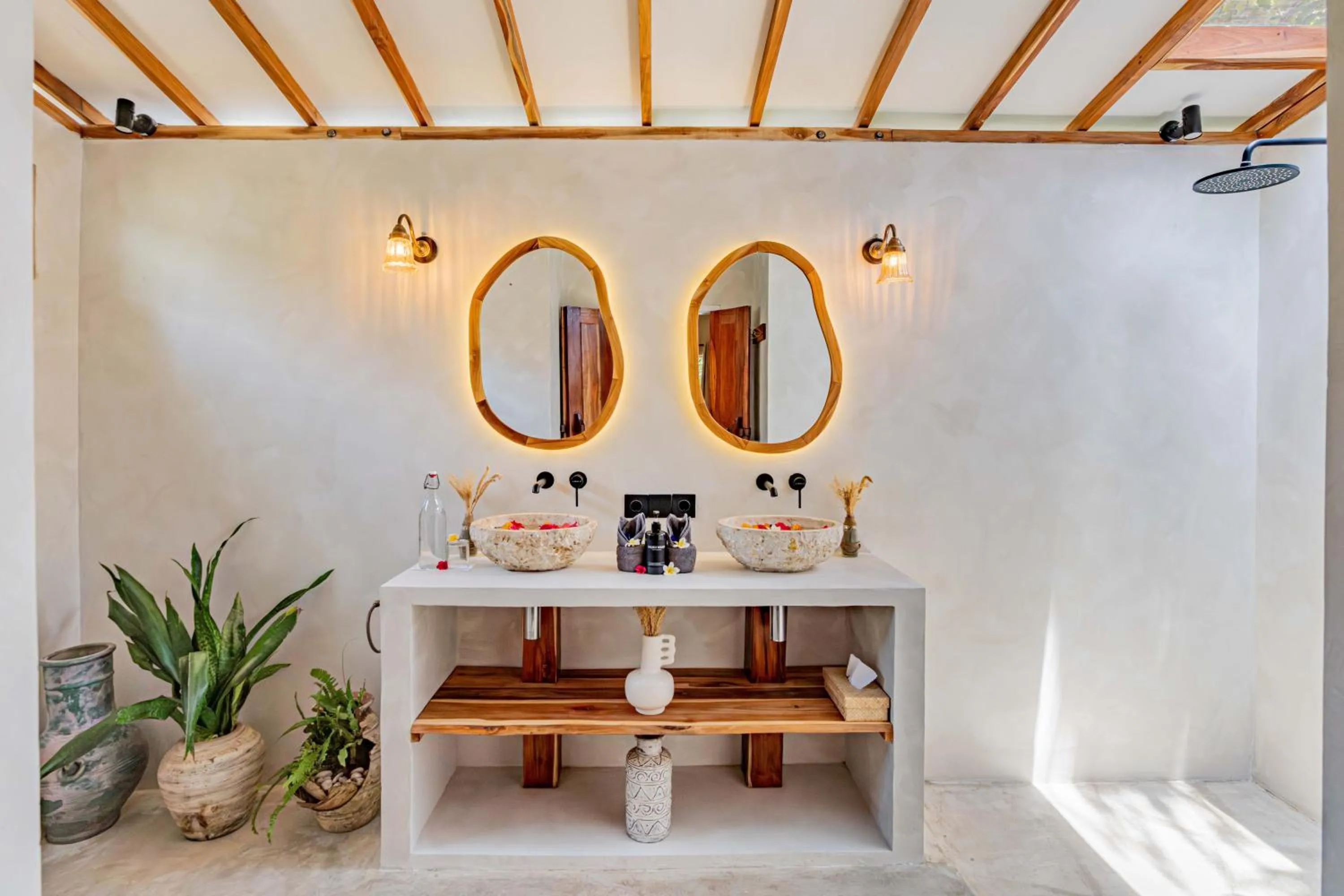 Bathroom in Bale Sampan Boutique Bungalows