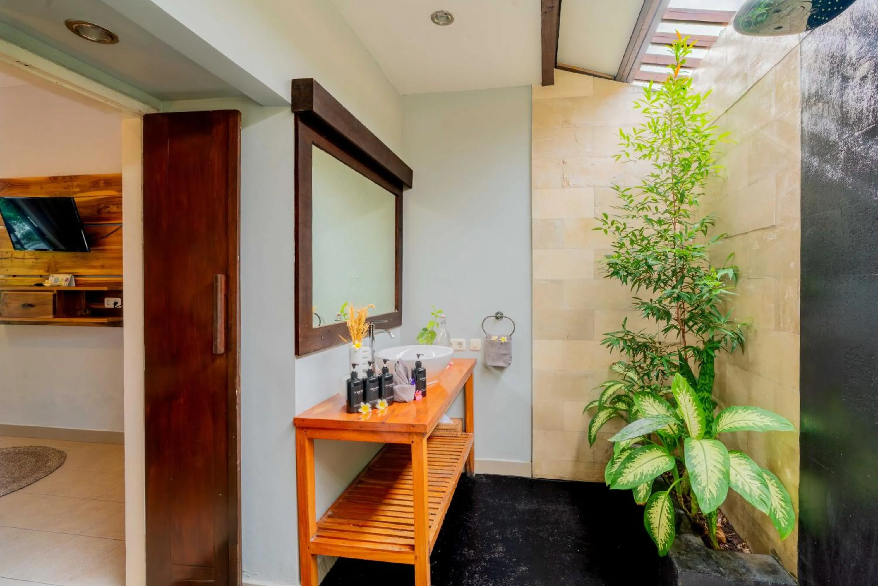 Bathroom in Bale Sampan Boutique Bungalows