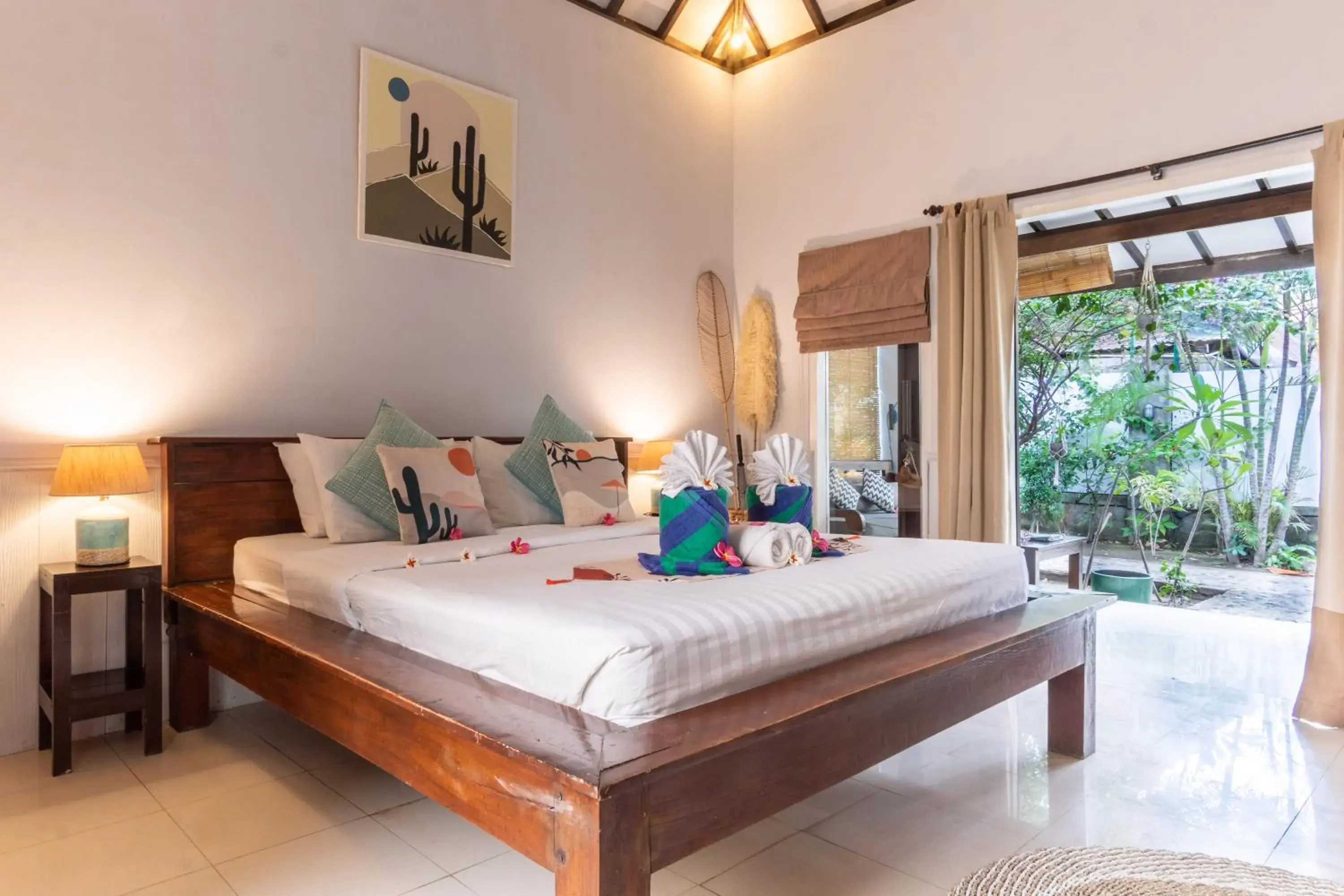 Deluxe Double Room in Bale Sampan Boutique Bungalows Deluxe Double Room in Bale Sampan Boutique Bungalows
