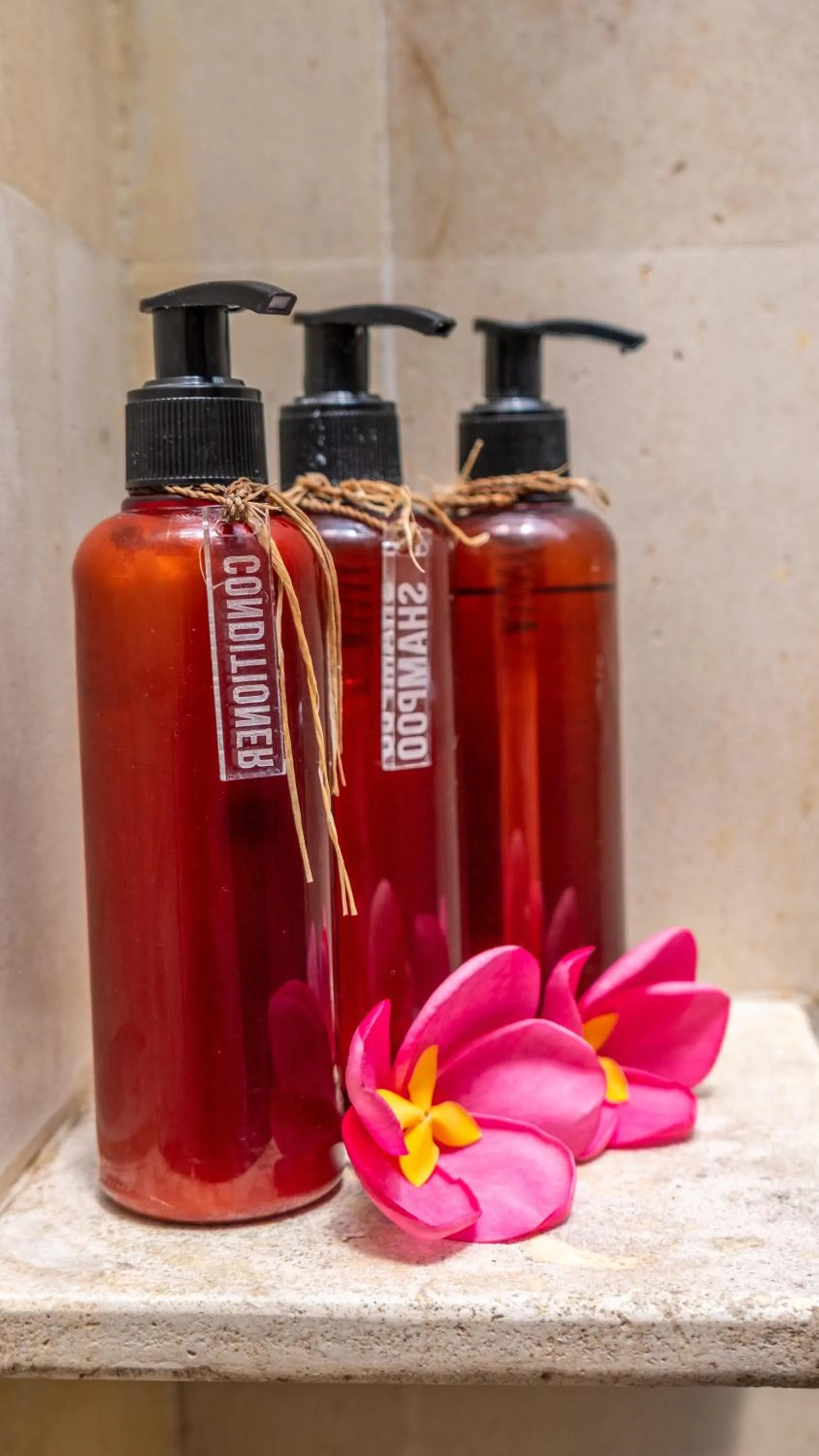 Shower in Bale Sampan Boutique Bungalows