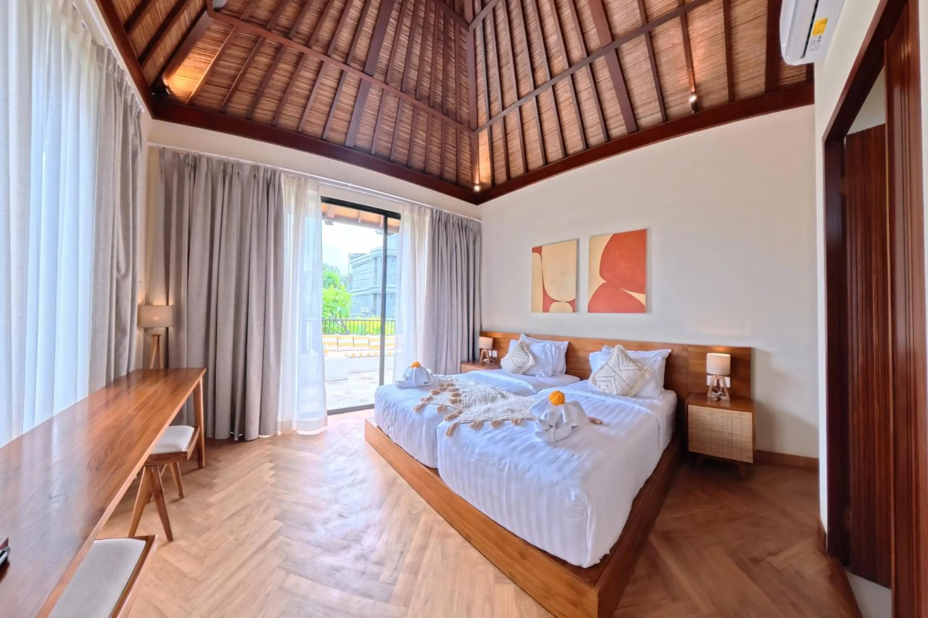 NEW 2BR Minica Villa in the heart of Kayu Aya, Oberoi, Seminyak walking distance to Beach, Shops, Restaurants