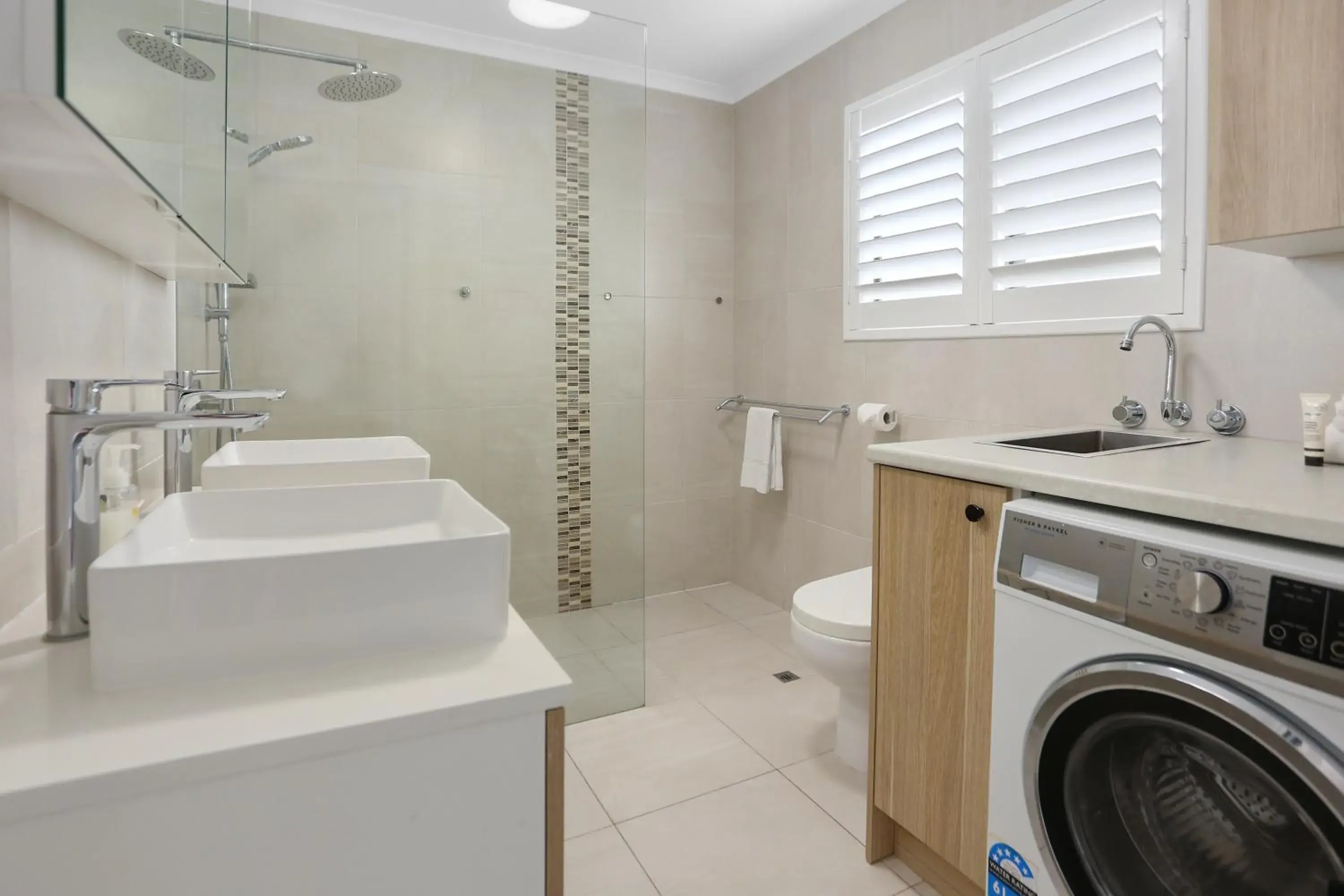 Two-Bedroom Premium Balcony Apartment in Noosa Place Resort Two-Bedroom Premium Balcony Apartment in Noosa Place Resort