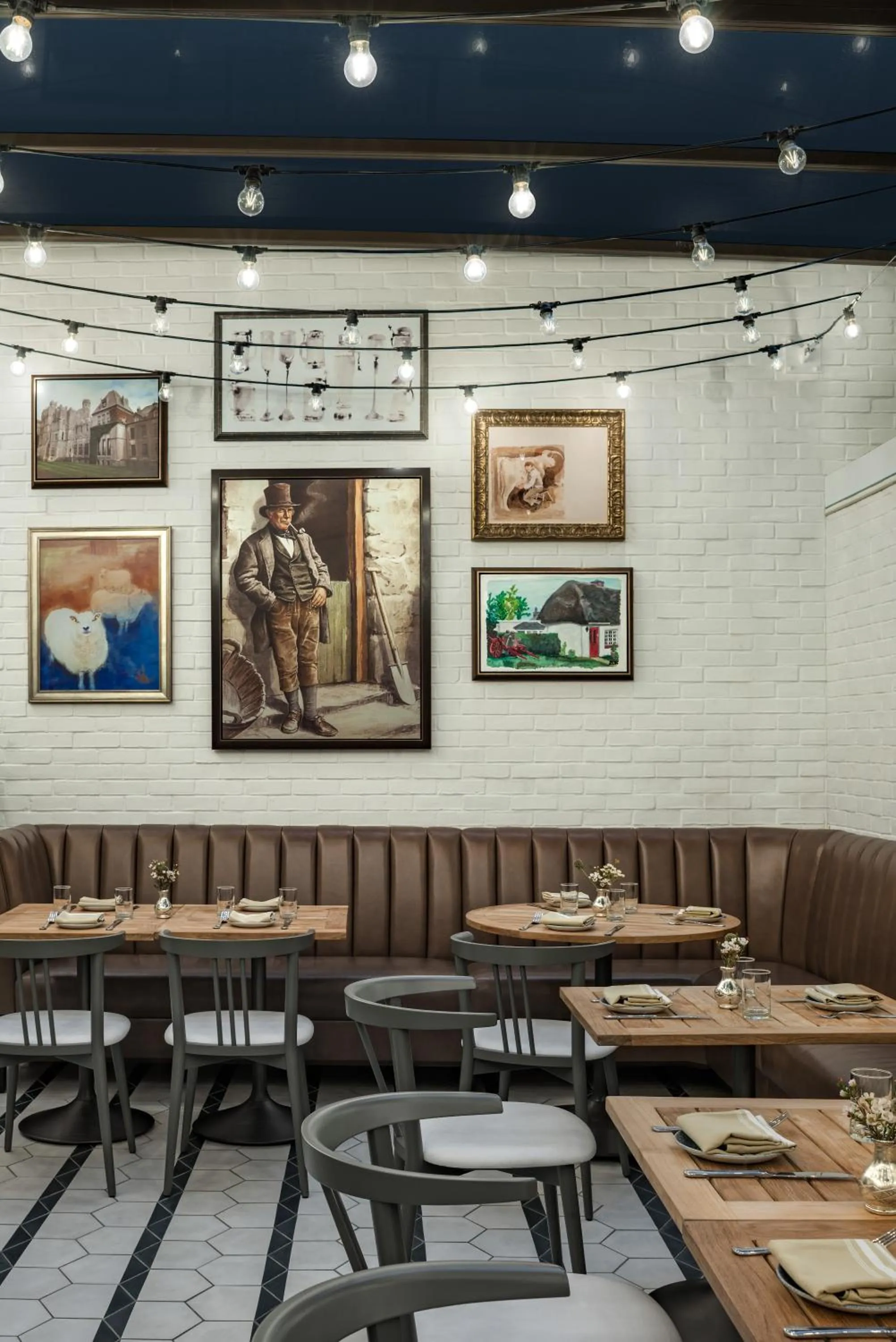 Restaurant/places to eat in Merrion Row Hotel and Public House