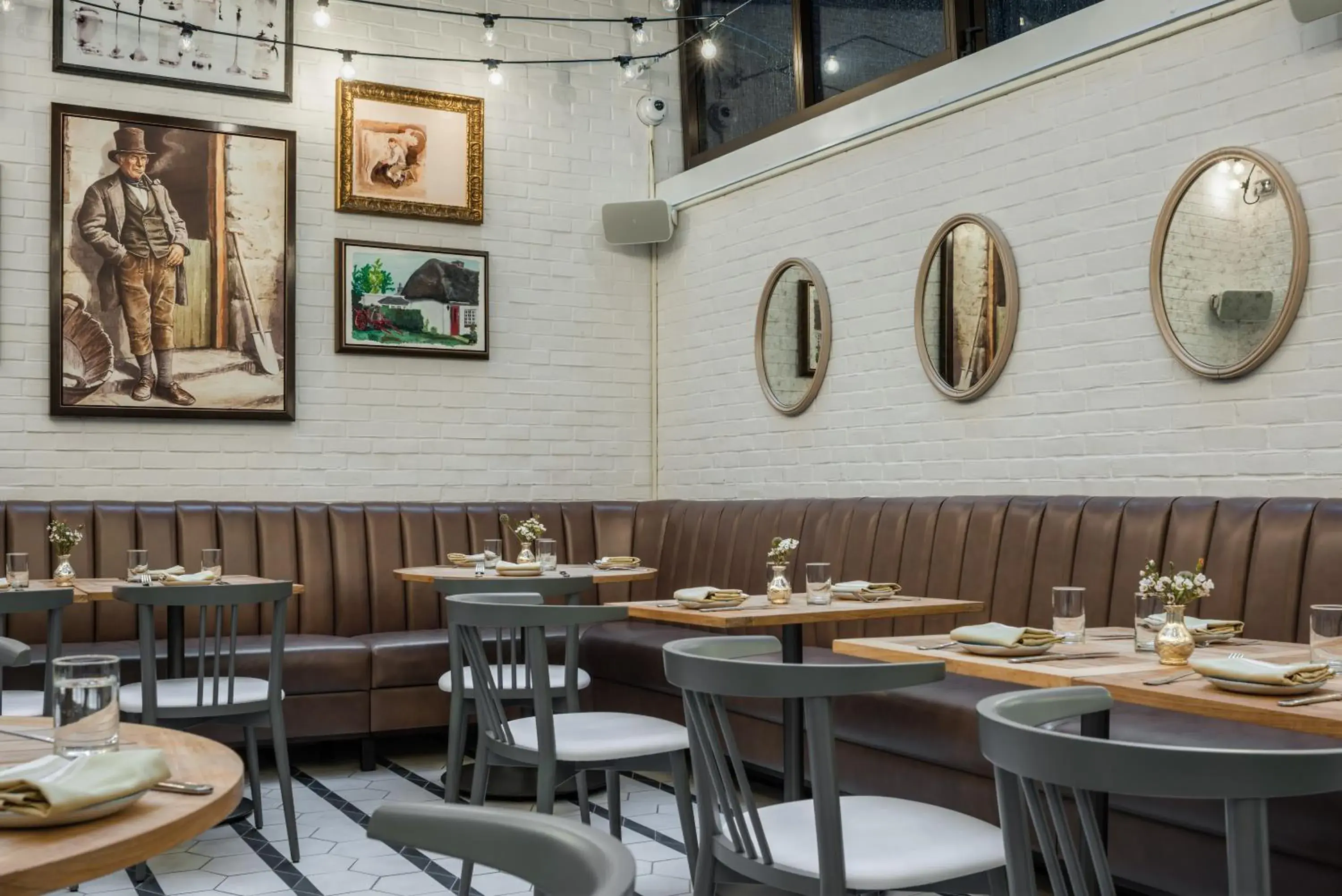 Restaurant/places to eat in Merrion Row Hotel and Public House Restaurant/places to eat in Merrion Row Hotel and Public House