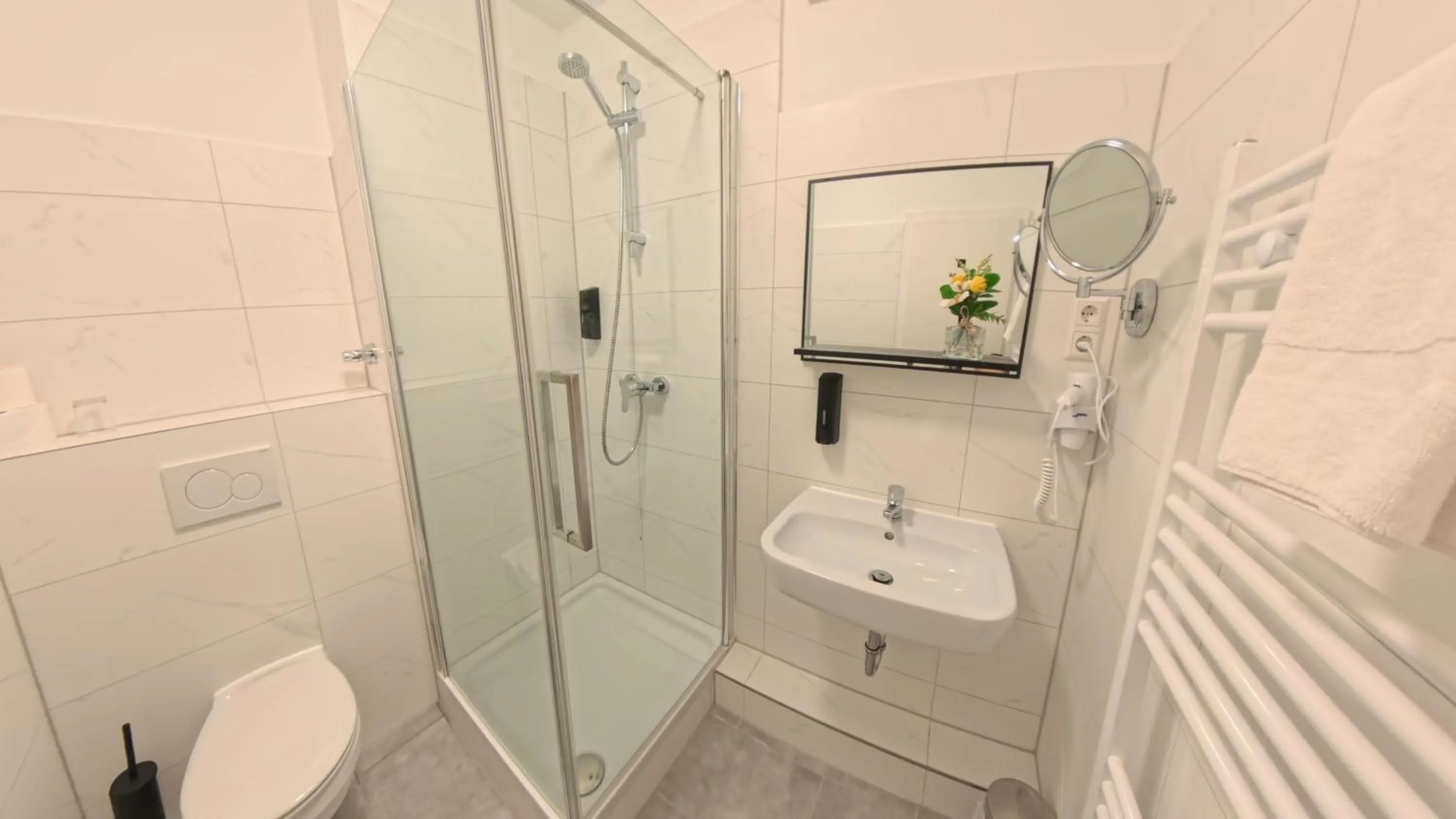 Double Room - single occupancy in D&D Hotel by Wiggers
