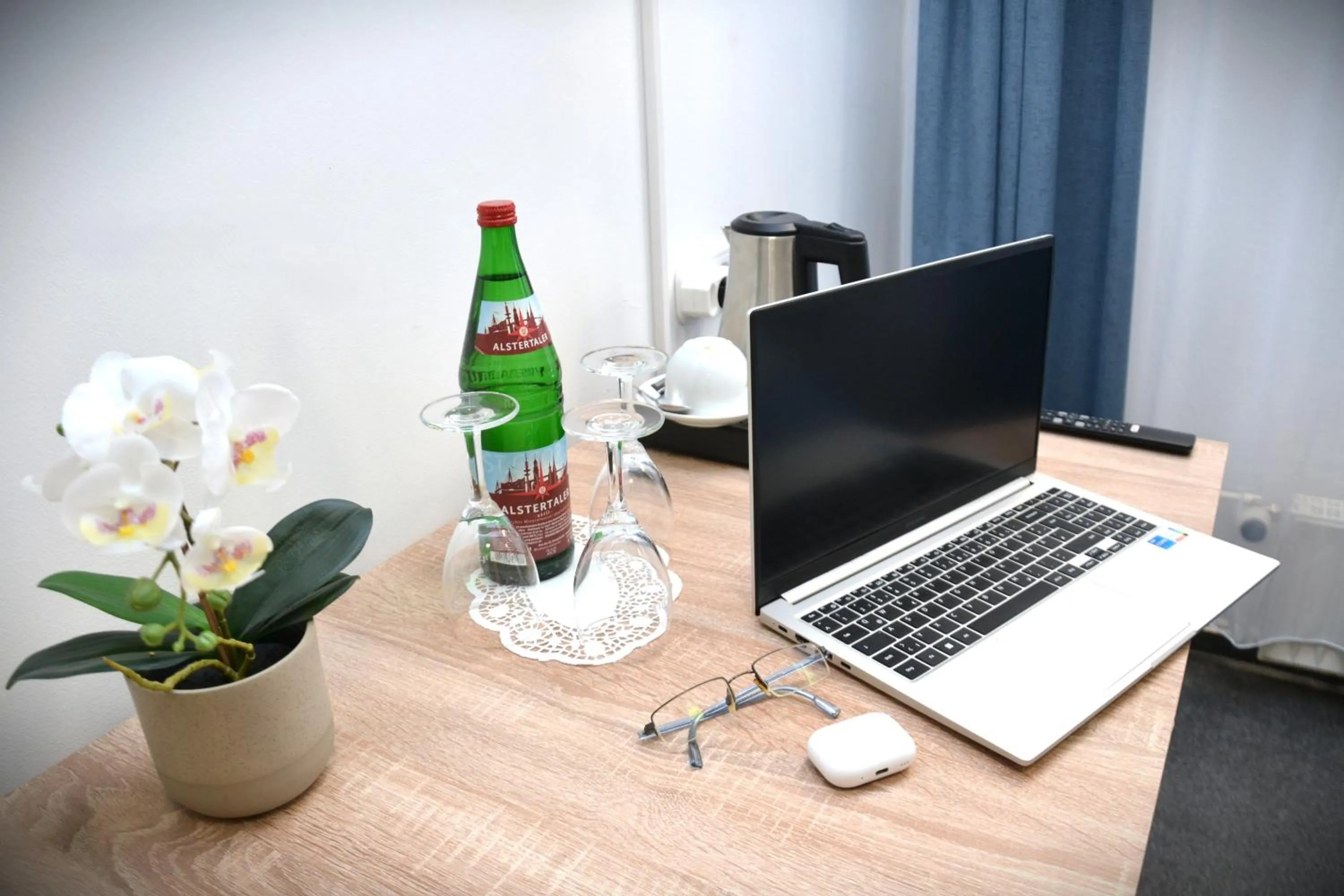 Double Room - single occupancy in D&D Hotel by Wiggers