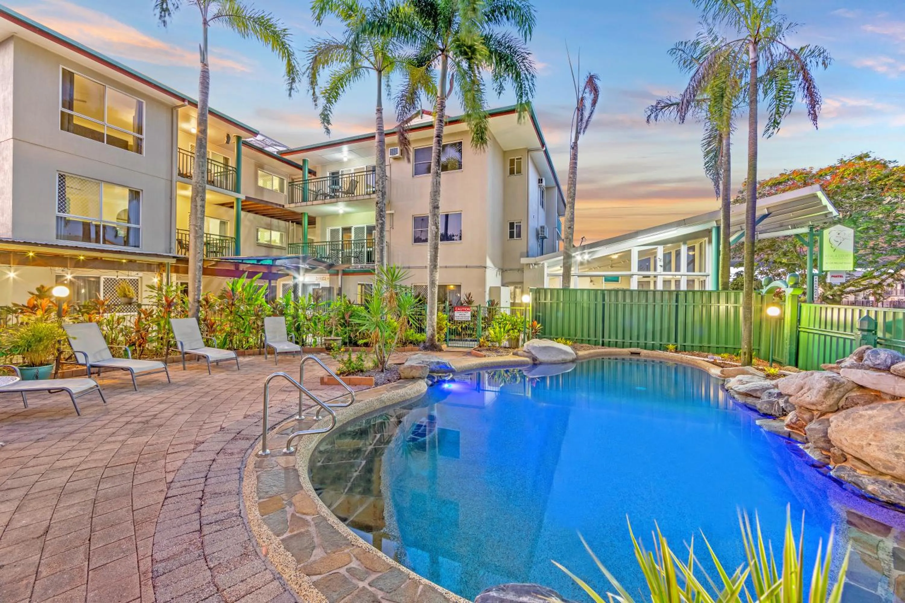 Pool view in Koala Court Holiday Apartments