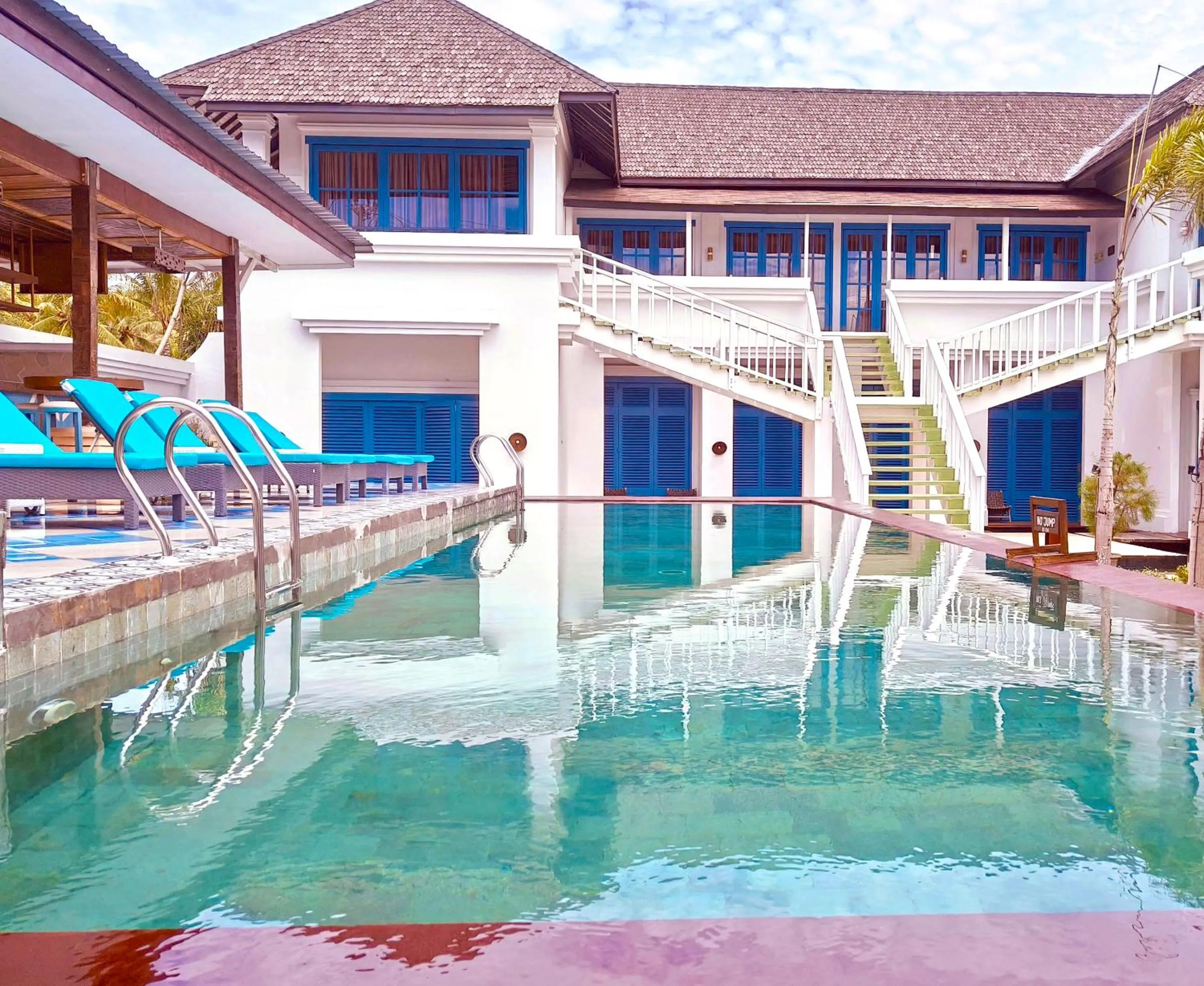 Swimming pool in The Trawangan Resort
