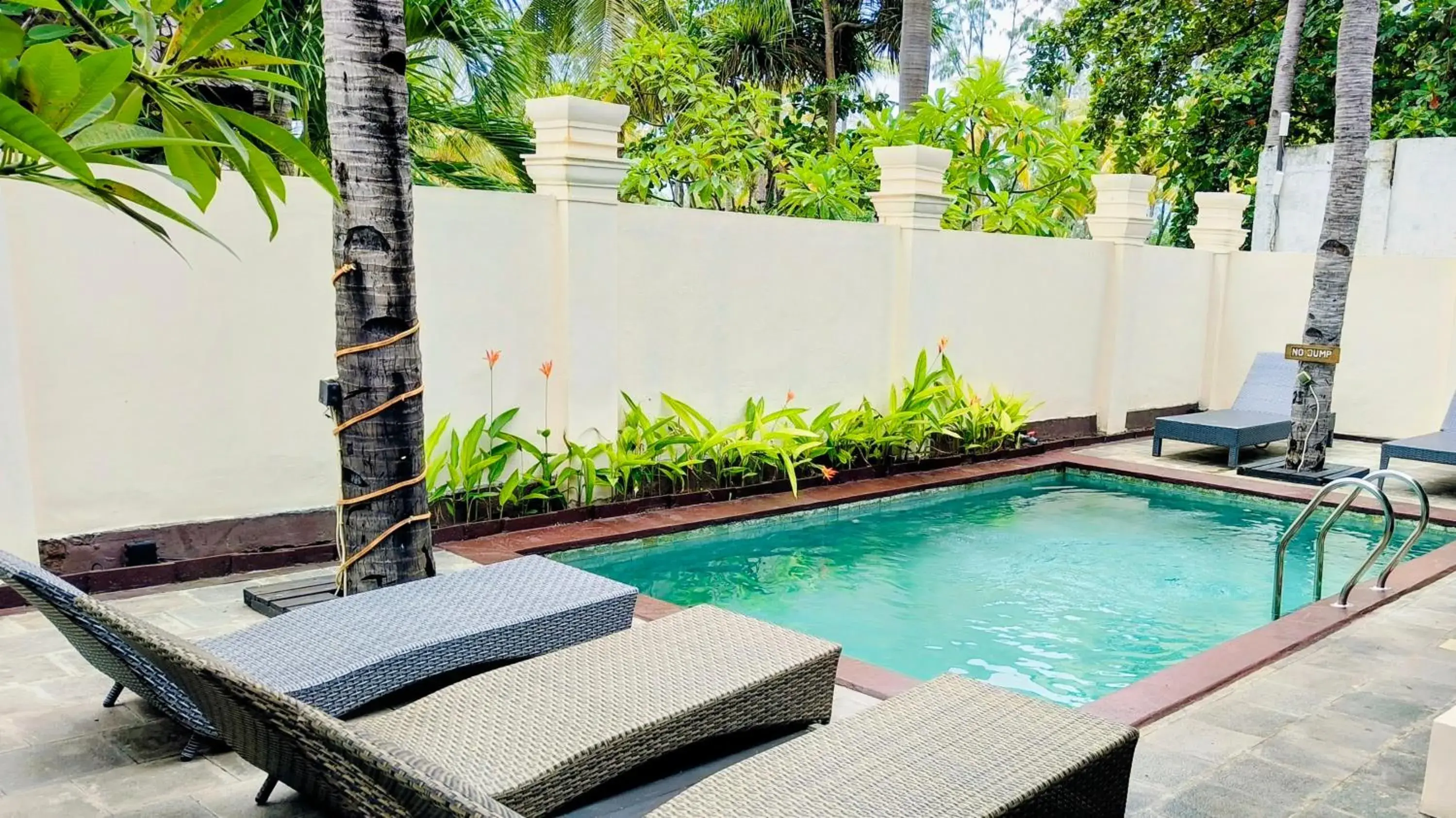 Swimming pool in The Trawangan Resort Swimming pool in The Trawangan Resort