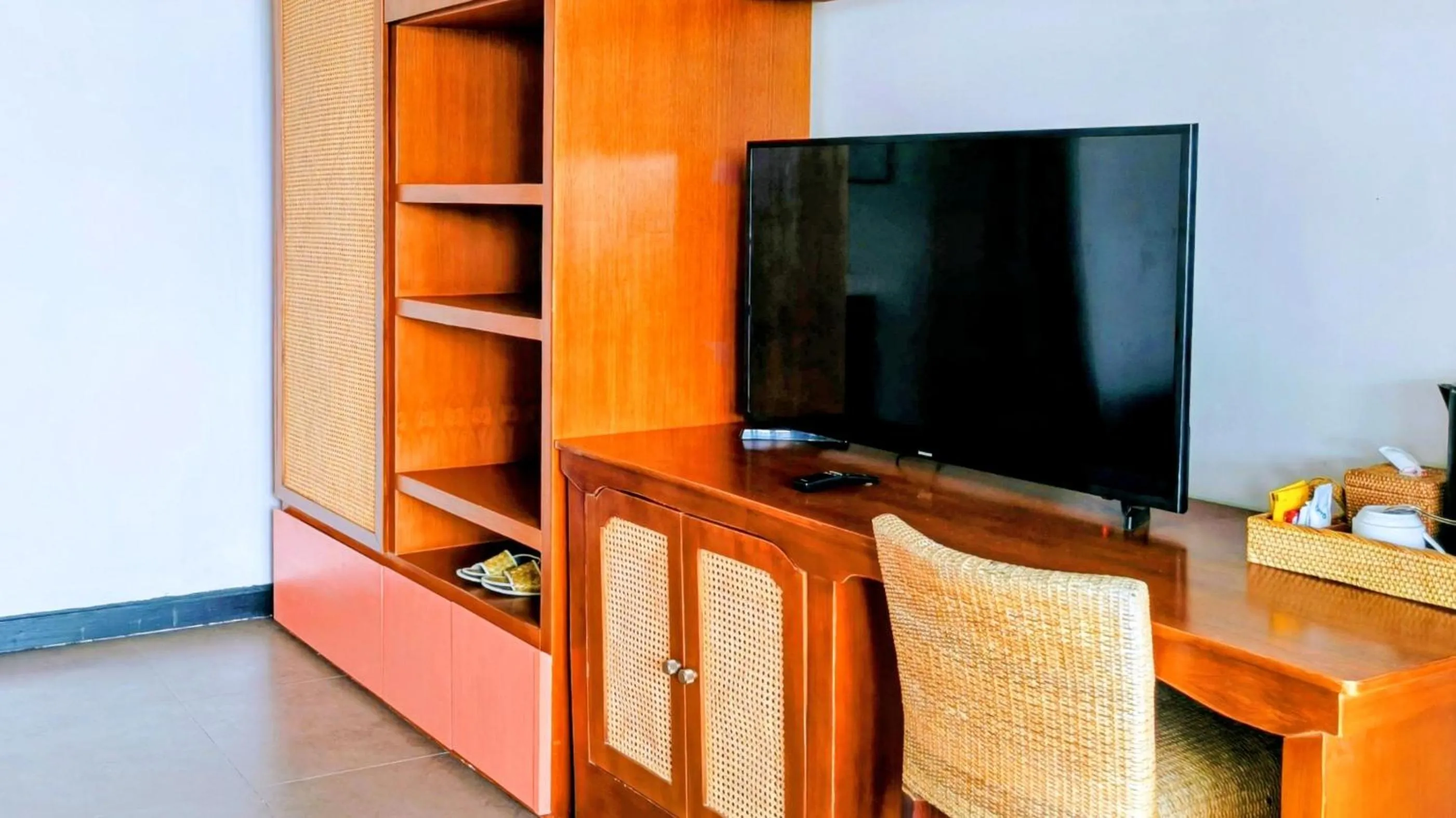 TV and multimedia in The Trawangan Resort