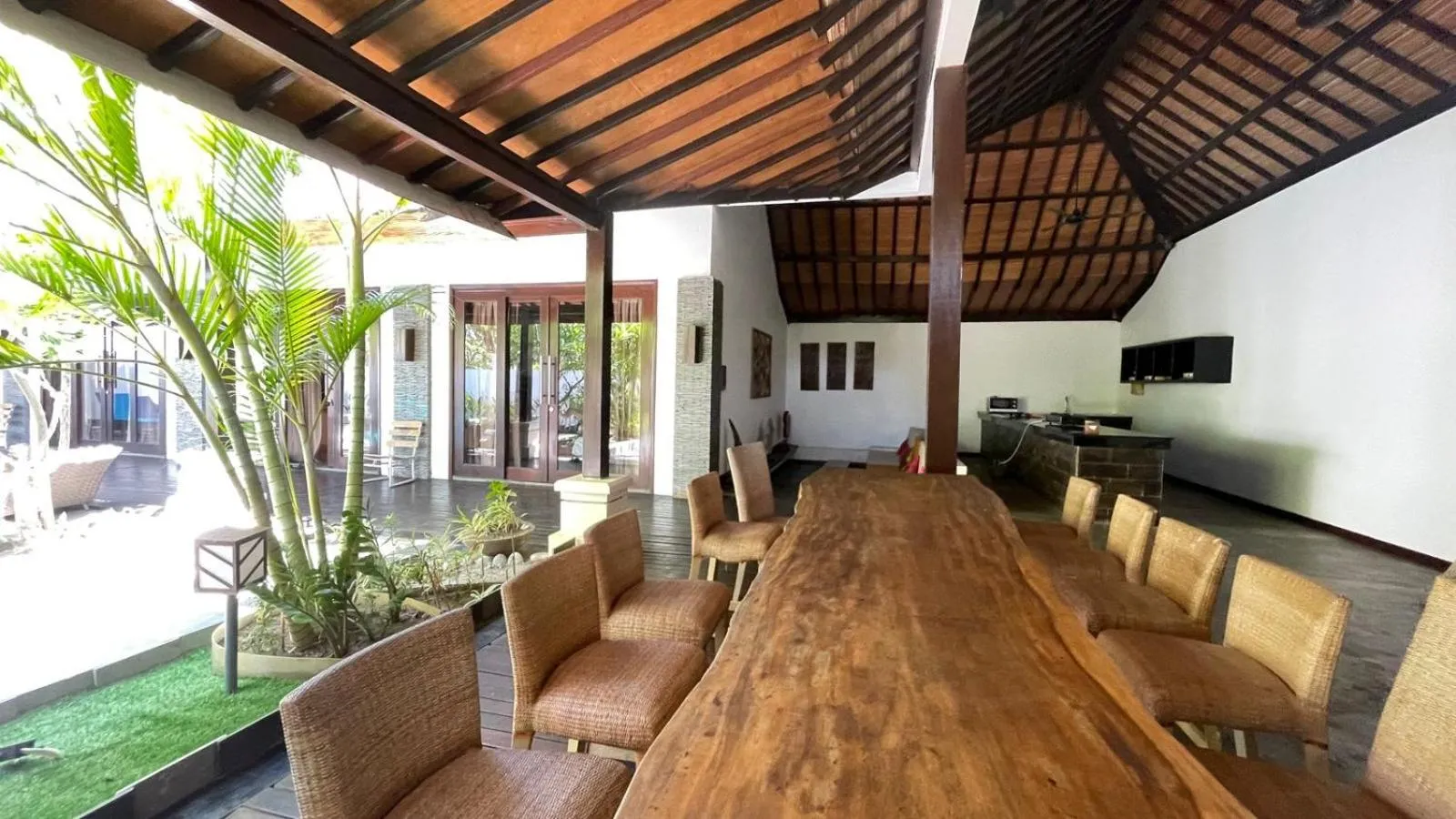 Kitchen or kitchenette in The Trawangan Resort