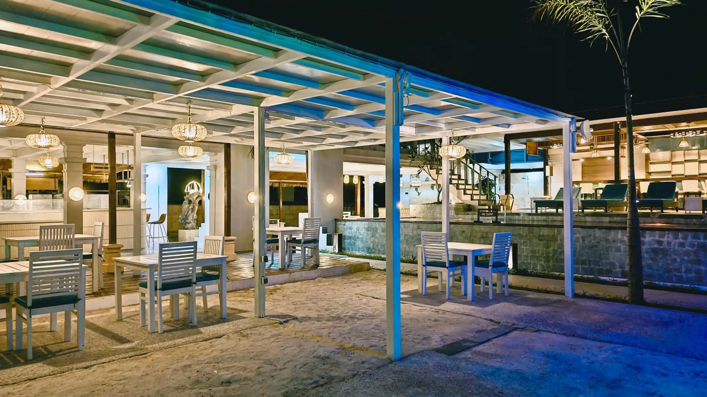 Restaurant/places to eat in The Trawangan Resort