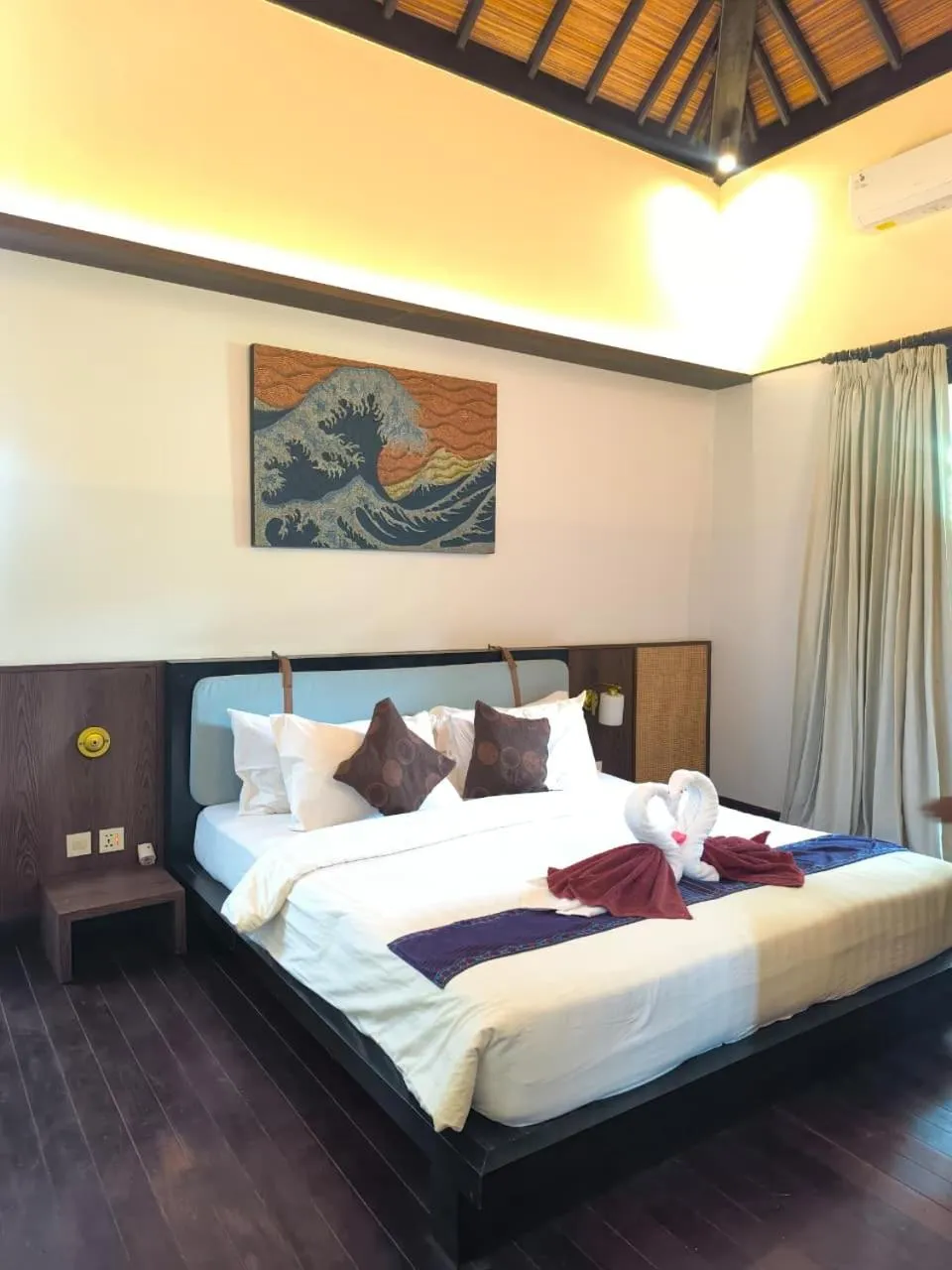 Bed in The Trawangan Resort