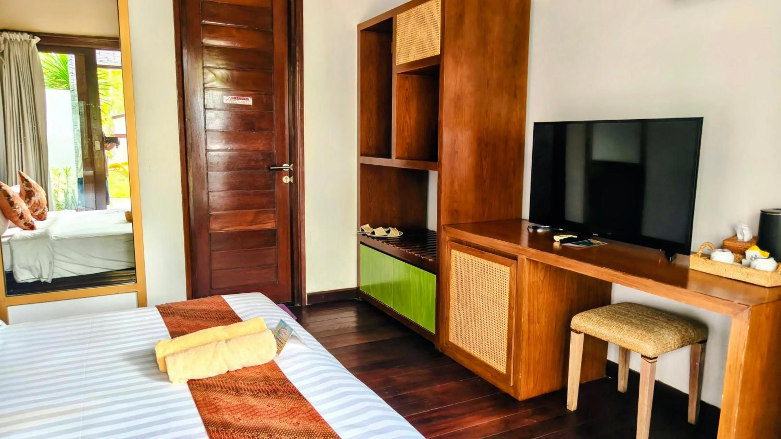 Bed in The Trawangan Resort