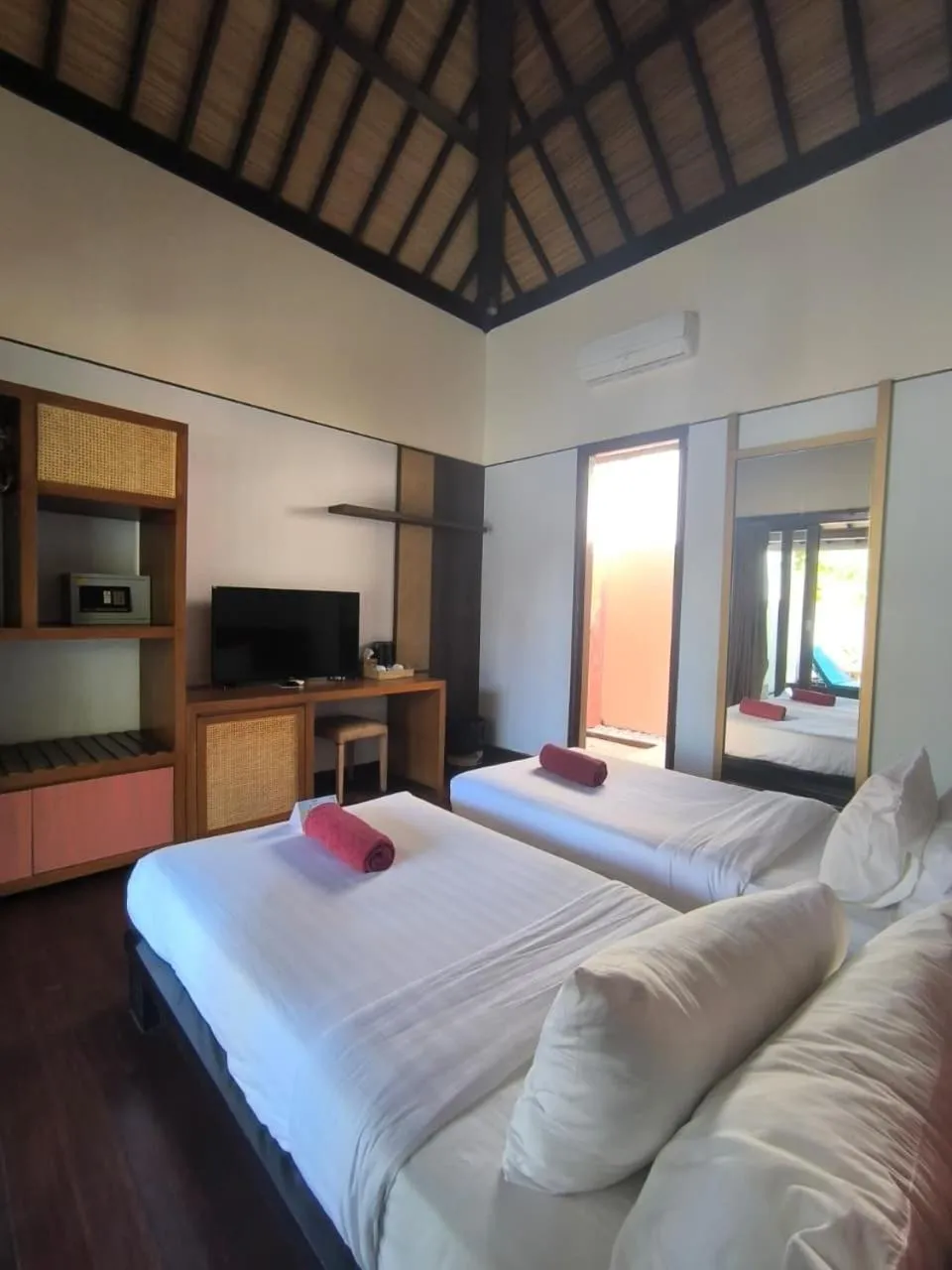 Bedroom, Bed in The Trawangan Resort
