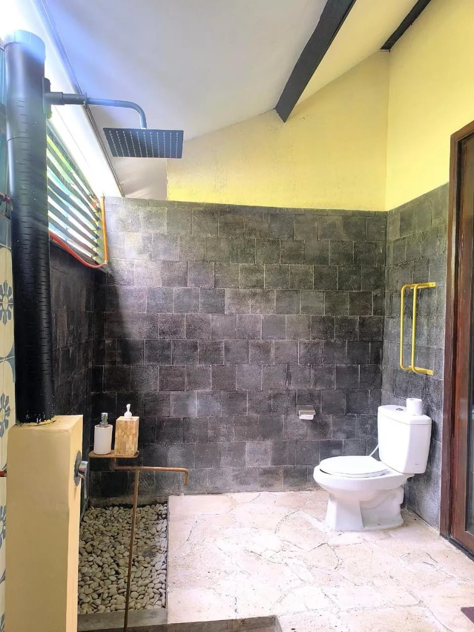 Toilet in The Trawangan Resort