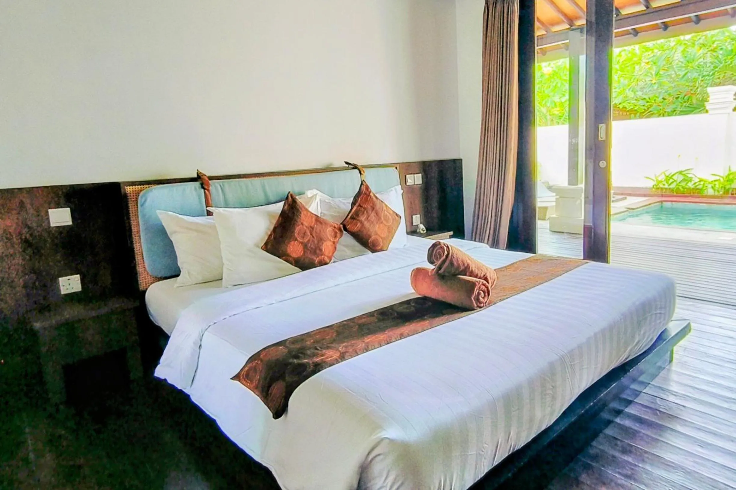 Bed in The Trawangan Resort