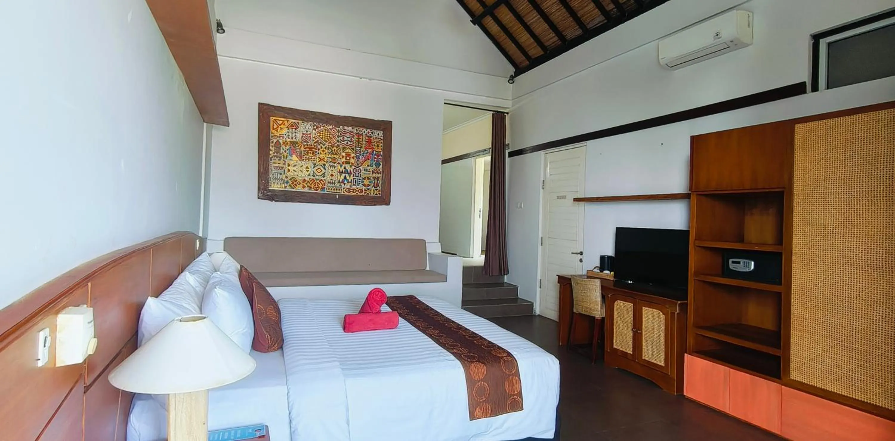 Bed in The Trawangan Resort