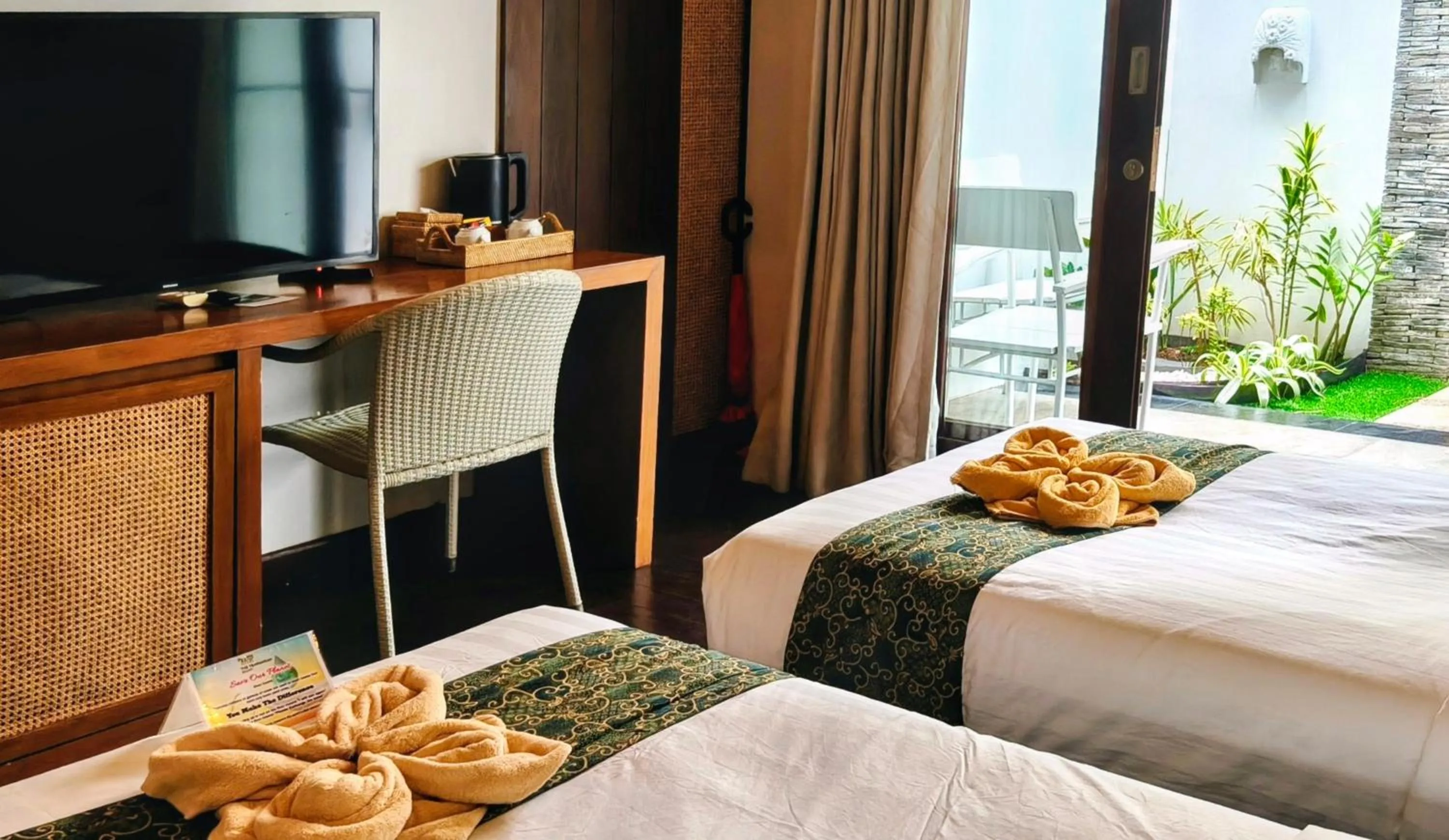 Coffee/tea facilities, Bed in The Trawangan Resort