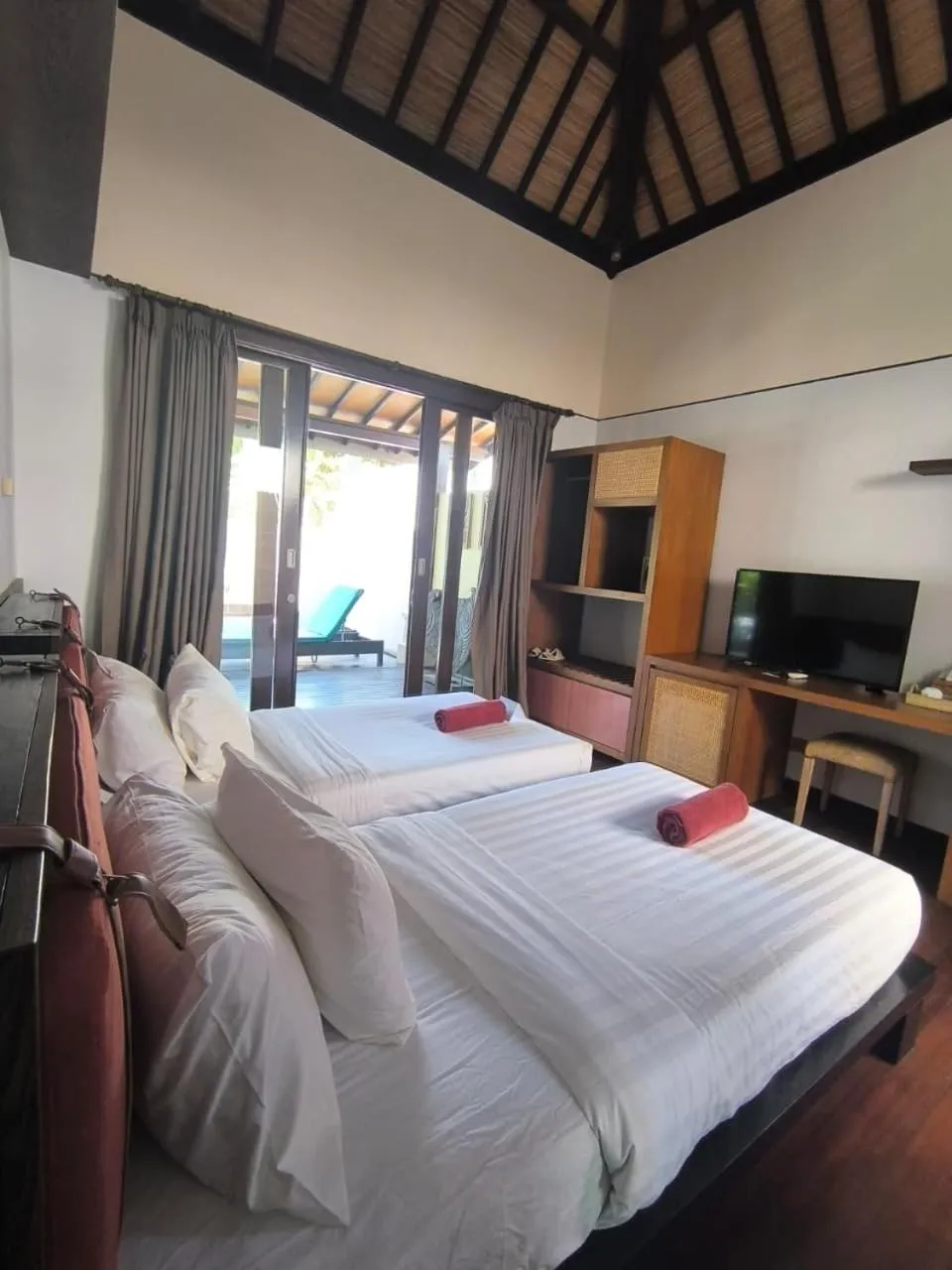 Bed in The Trawangan Resort