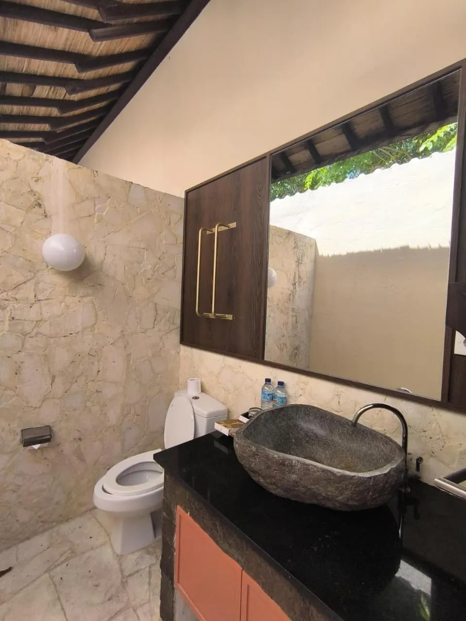 Toilet in The Trawangan Resort