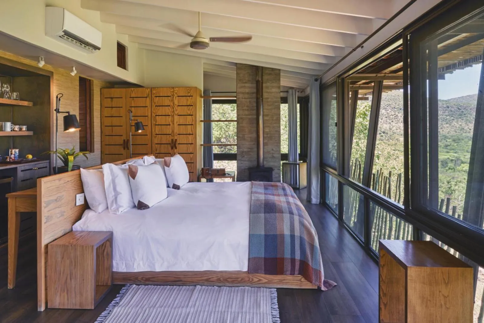 View (from property/room), Bed in Marataba Mountain Lodge