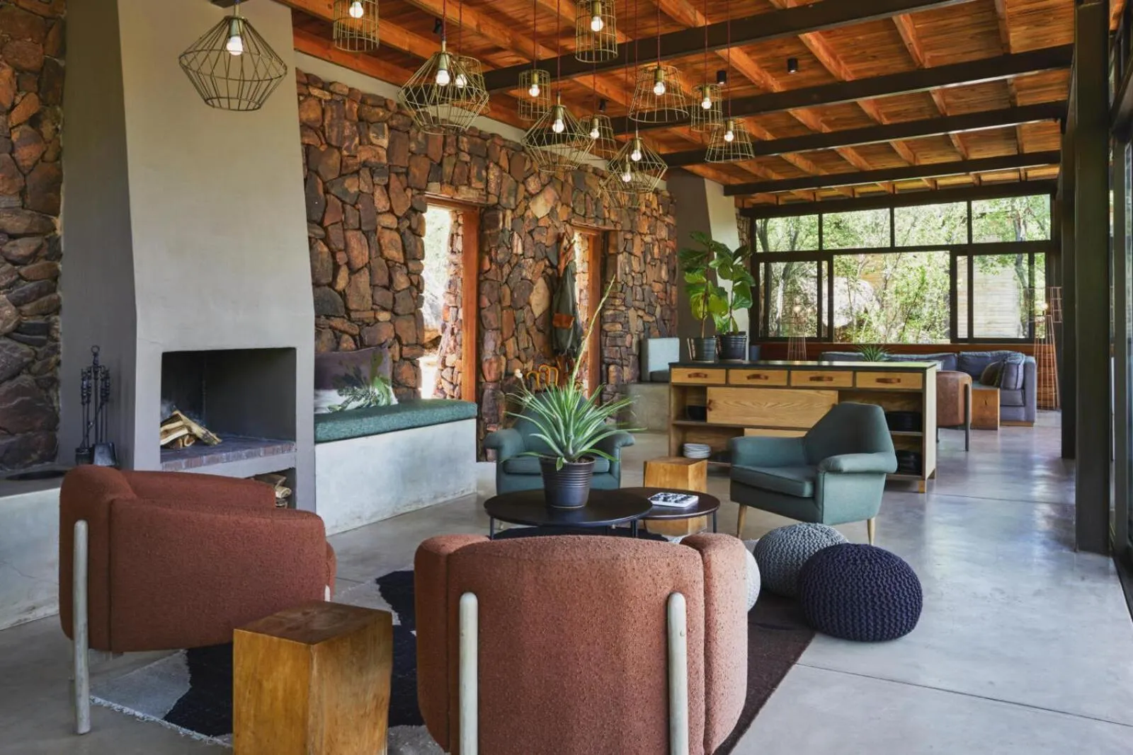 Communal lounge/ TV room in Marataba Mountain Lodge