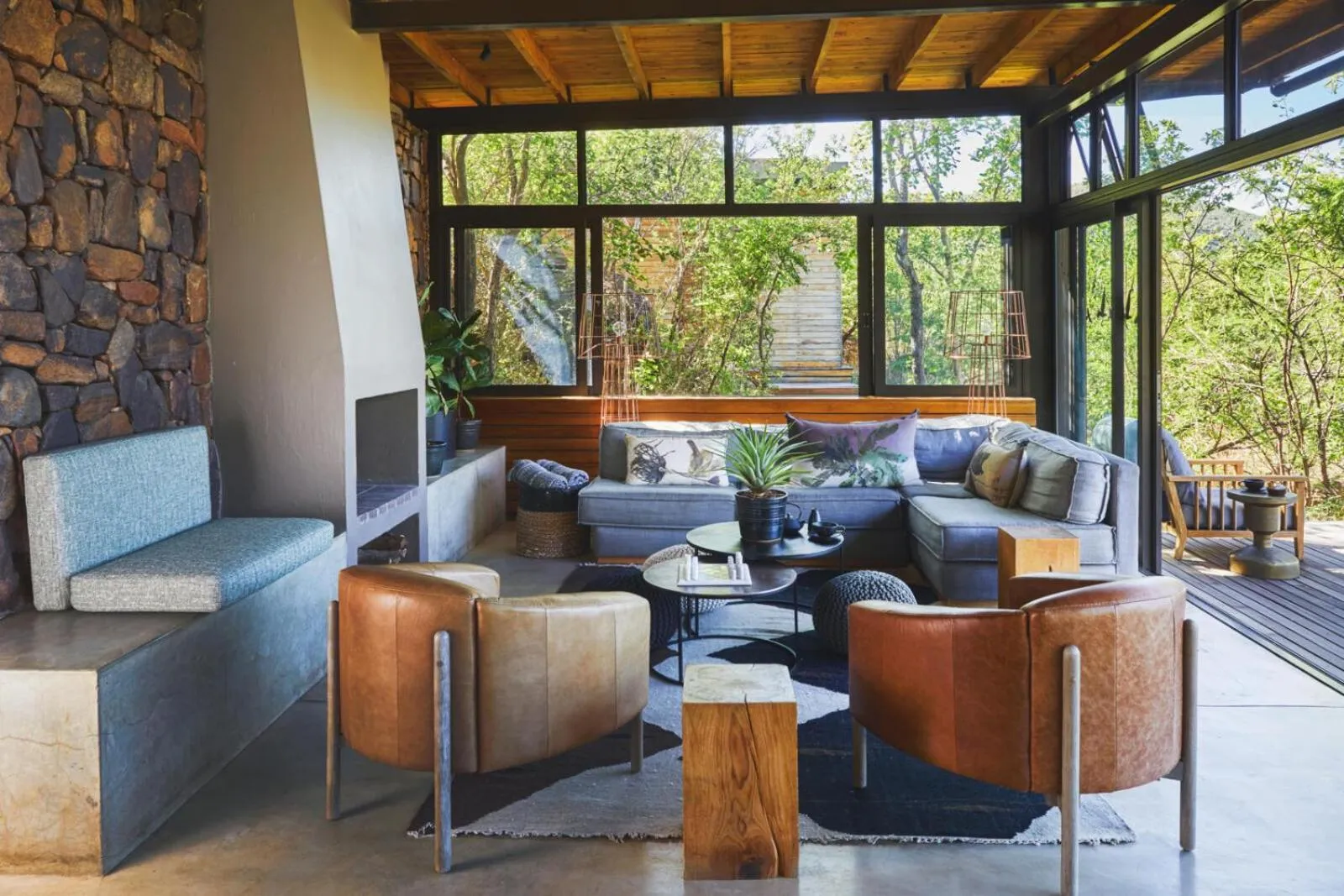 Communal lounge/ TV room in Marataba Mountain Lodge