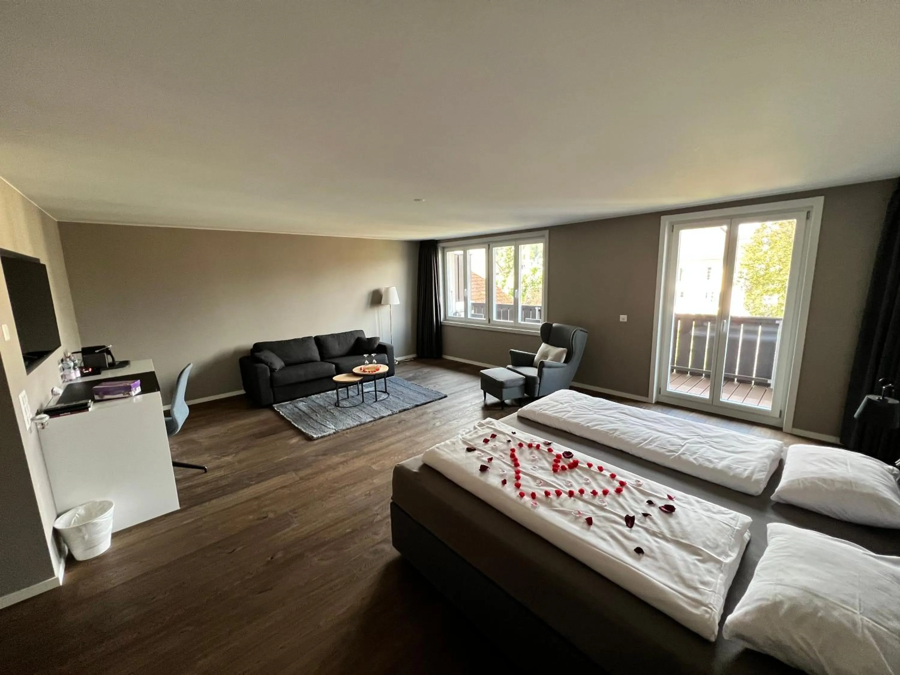 Photo of the whole room, Bed in wolke 4