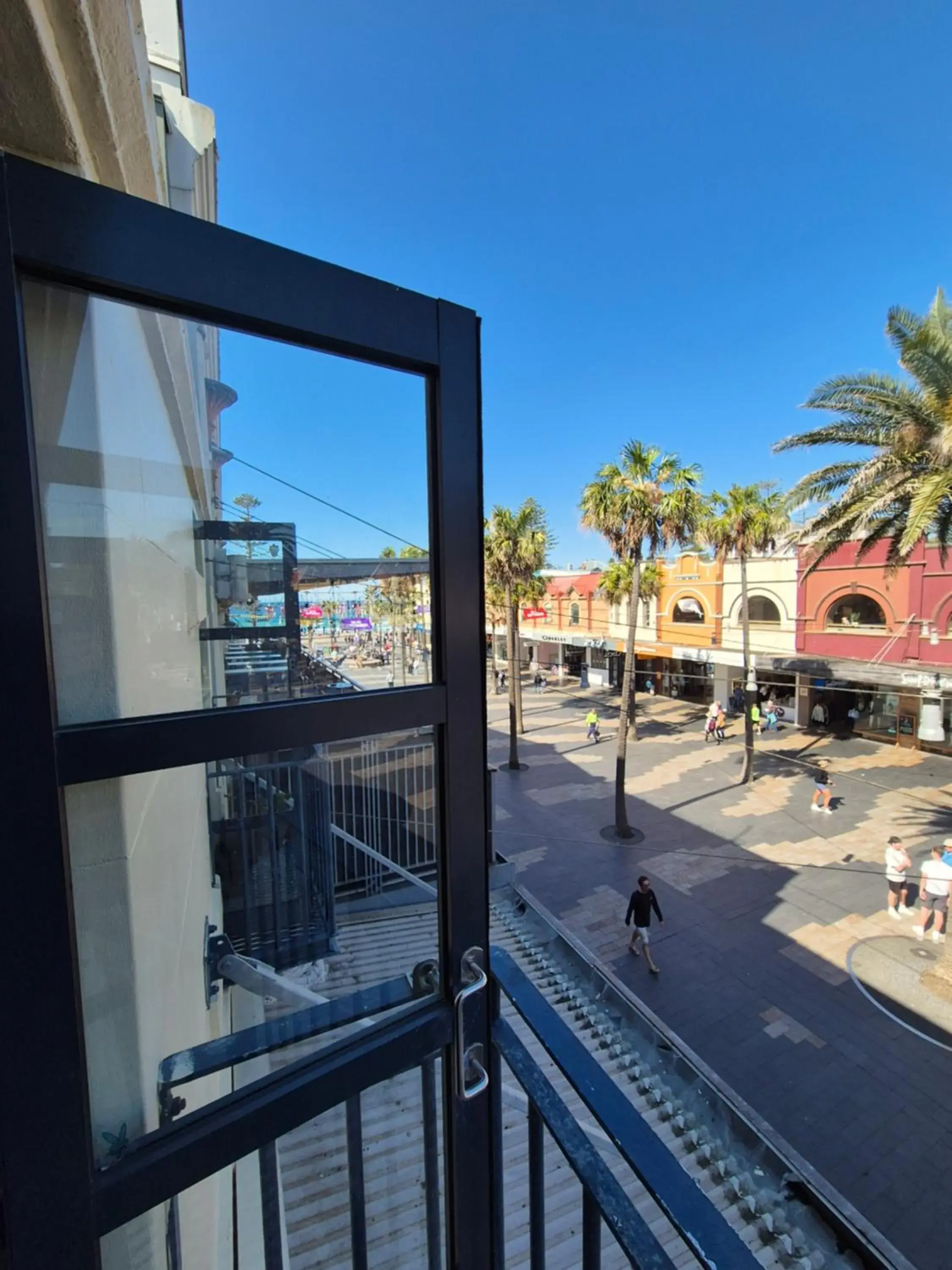 Property building in Boardrider Backpackers and Budget Motel Property building in Boardrider Backpackers and Budget Motel