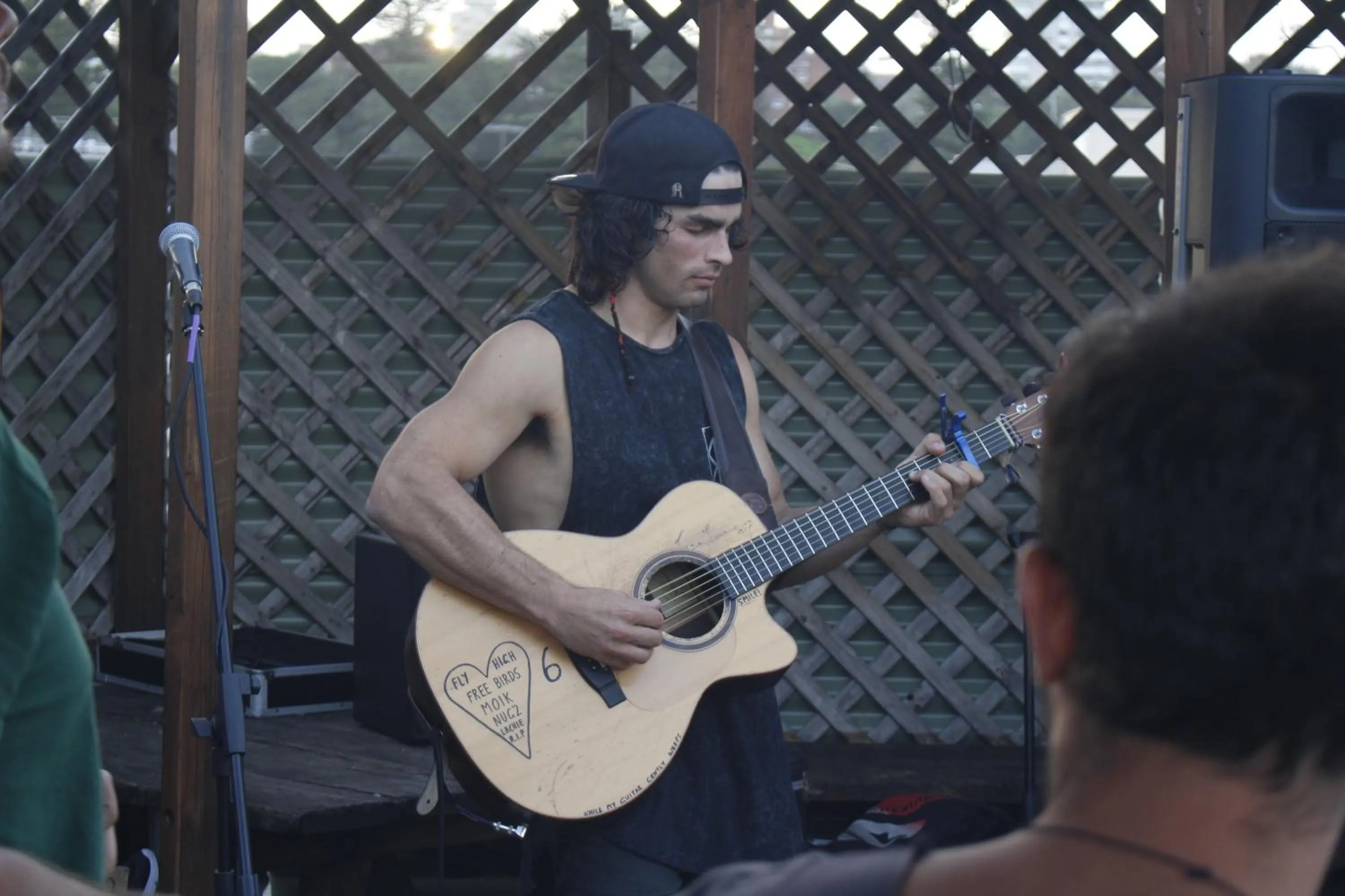 Evening entertainment in Boardrider Backpackers and Budget Motel