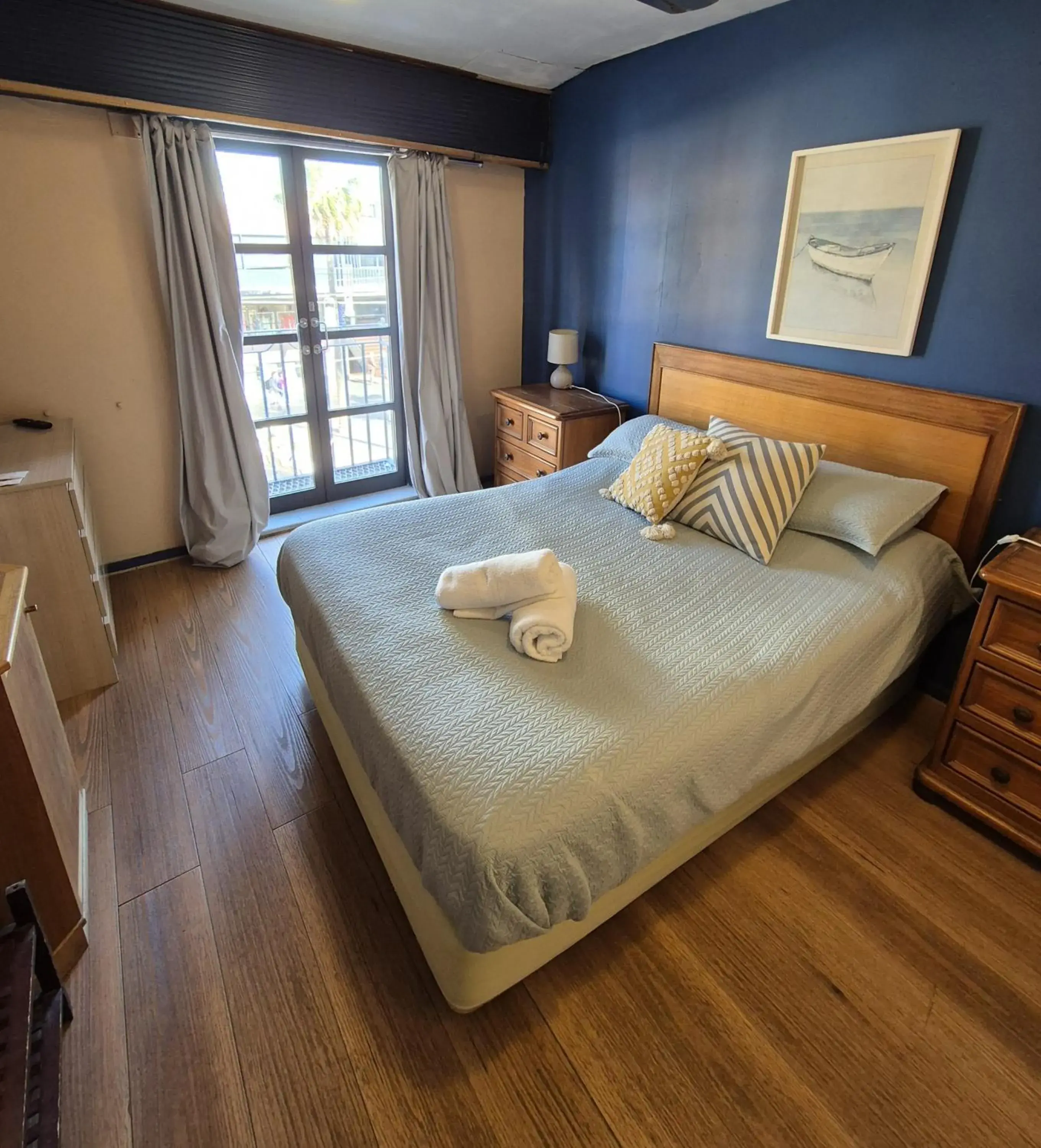 Bedroom, Bed in Boardrider Backpackers and Budget Motel Bedroom, Bed in Boardrider Backpackers and Budget Motel