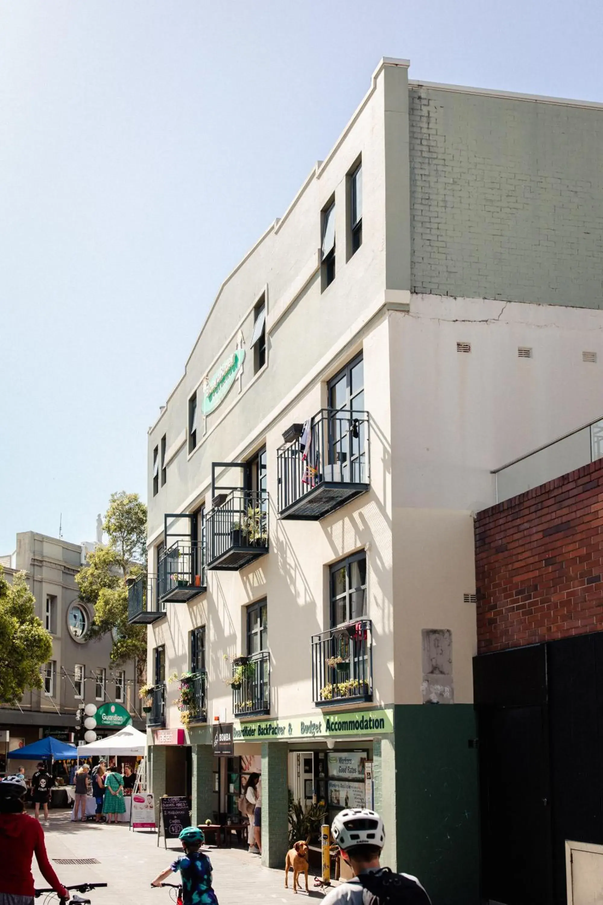 Property building in Boardrider Backpackers and Budget Motel Property building in Boardrider Backpackers and Budget Motel